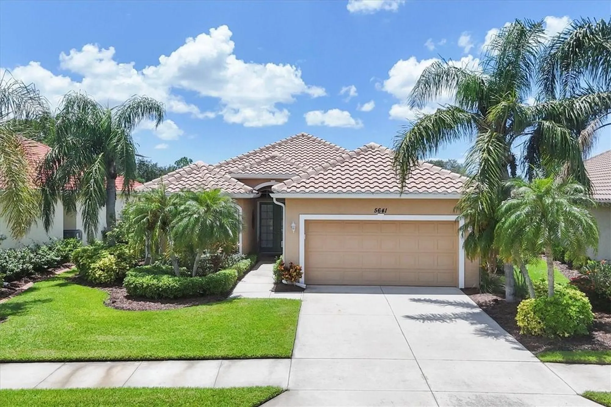 Property Slideshow image 1 of 50 | 5641 whispering oaks dr, North Port, FL, 34287
