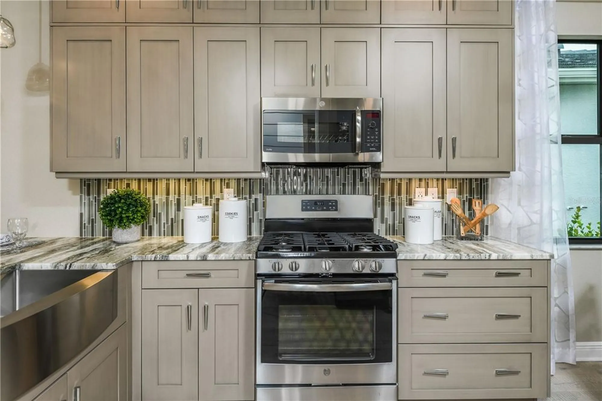 Property Slideshow image 9 of 64 | 18344 rockport pl, Lakewood Ranch, FL, 34211