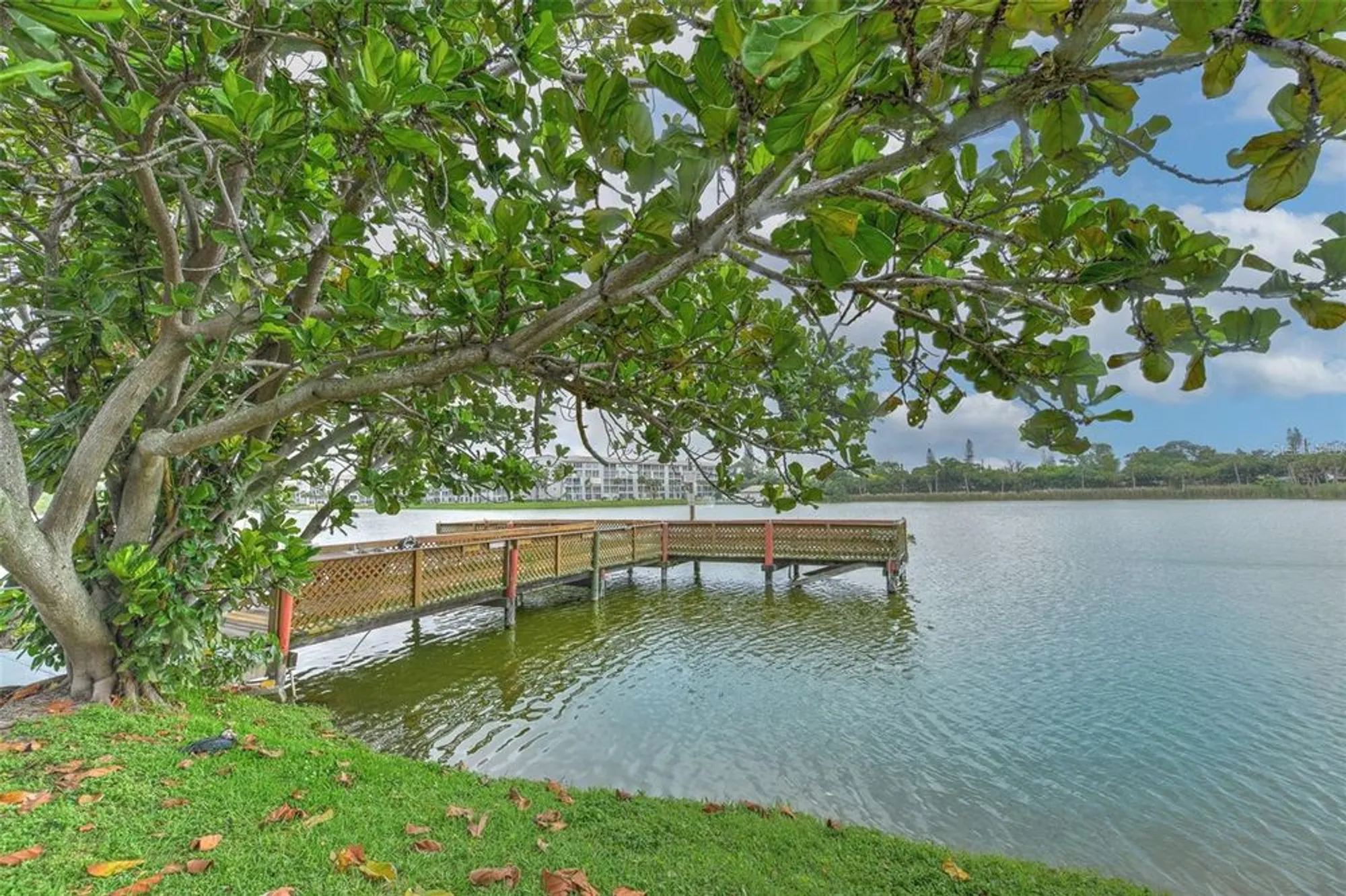 Property Slideshow image 26 of 35 | 3753 lake bayshore dr h305, Bradenton, FL, 34205