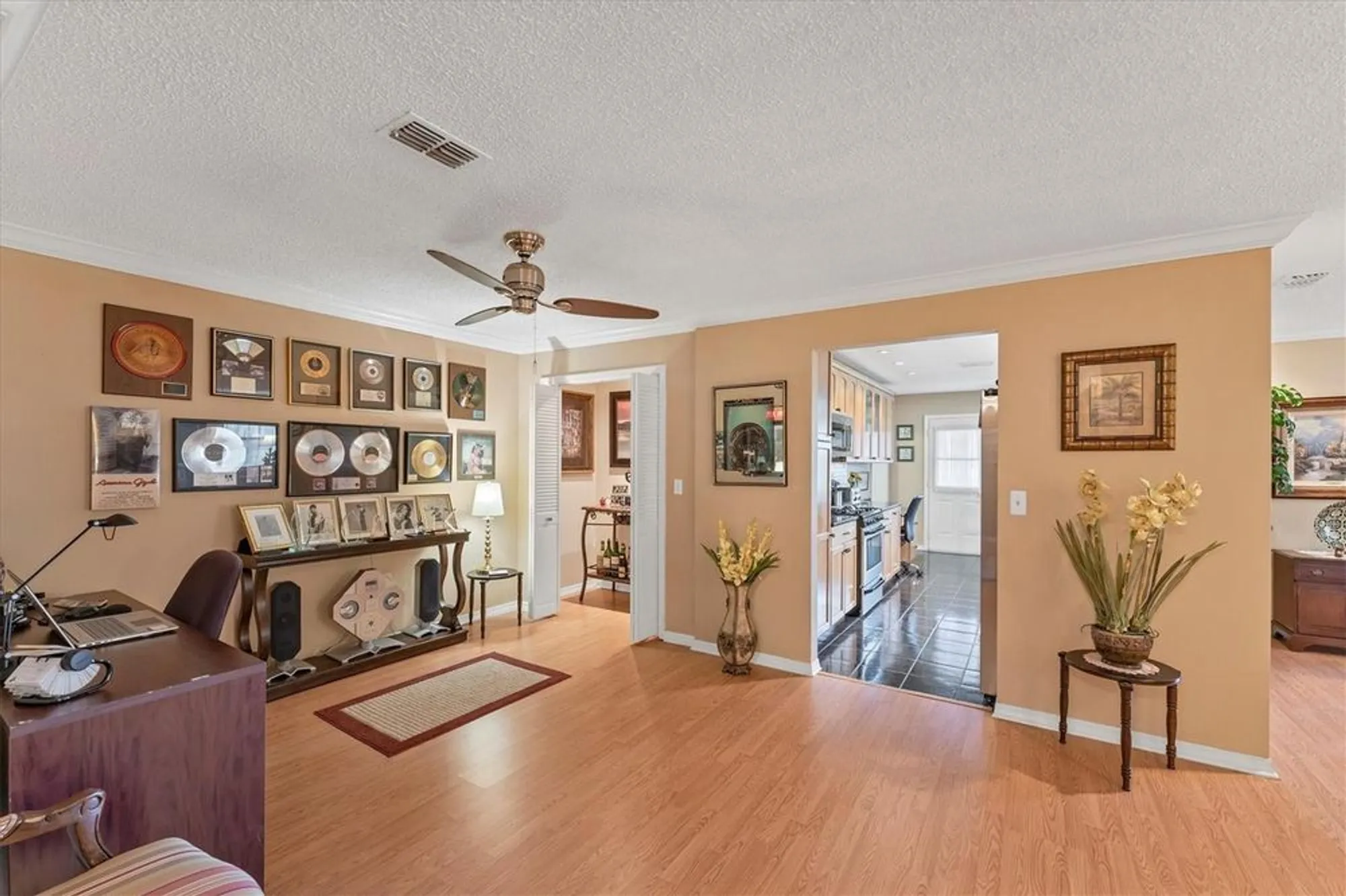 Property Slideshow image 12 of 40 | 8140 terrace garden dr n unit 103, Saint Petersburg, FL, 33709