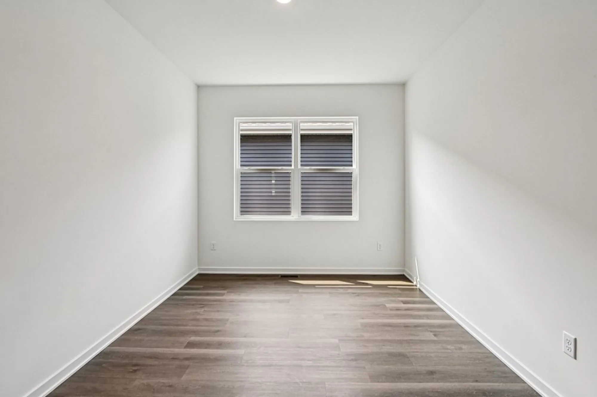 Property Slideshow image 7 of 35 | 2601 harnish dr, Algonquin, IL, 60102