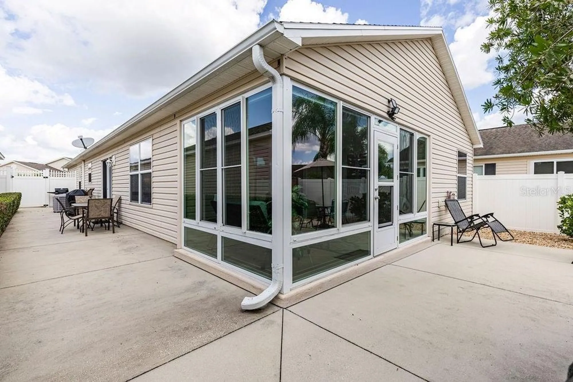 Property Slideshow image 19 of 31 | 852 sapphire pl, The Villages, FL, 32163