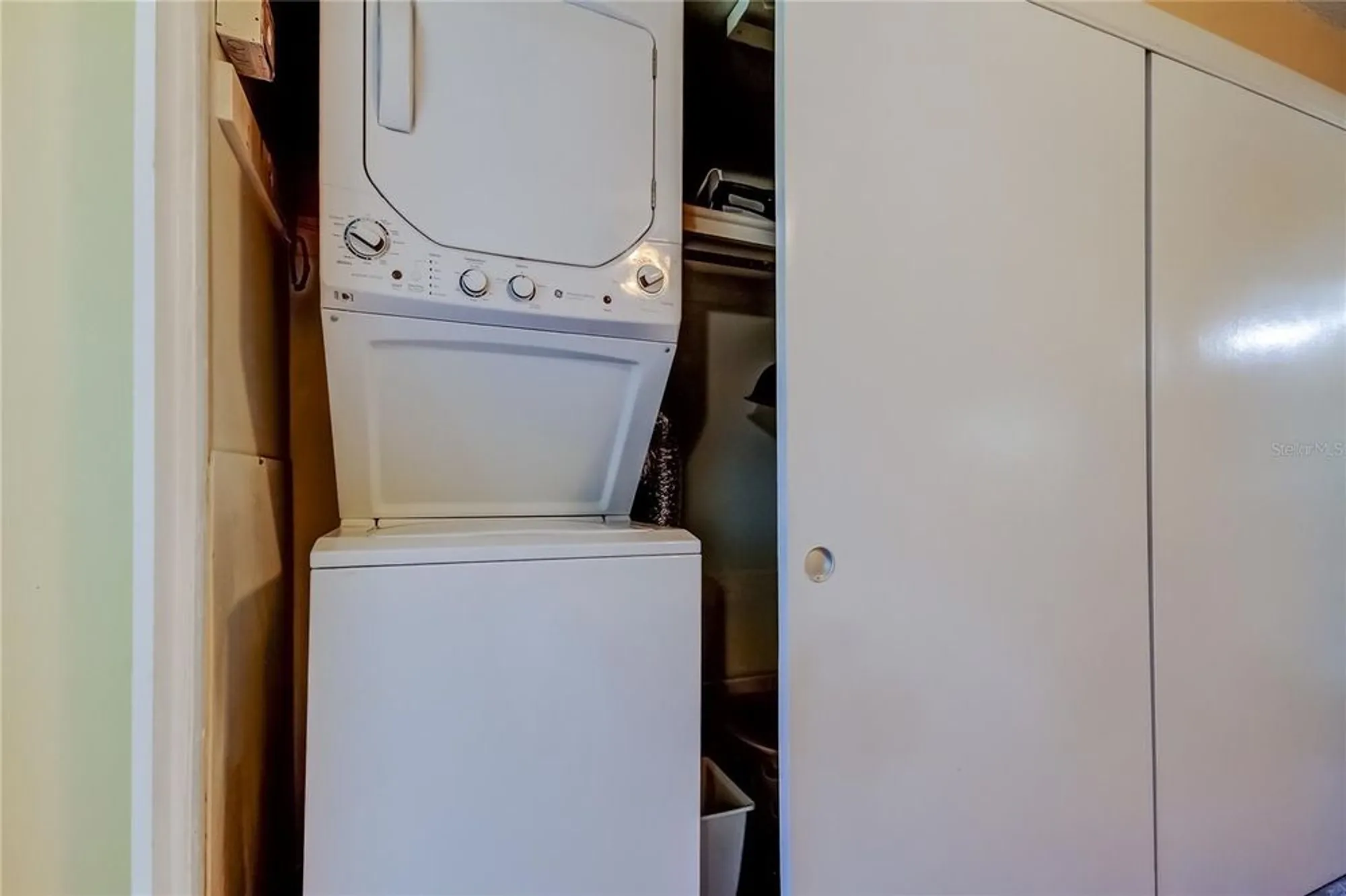 Property Slideshow image 32 of 75 | 2457 ecuadorian way apt 57, Clearwater, FL, 33763