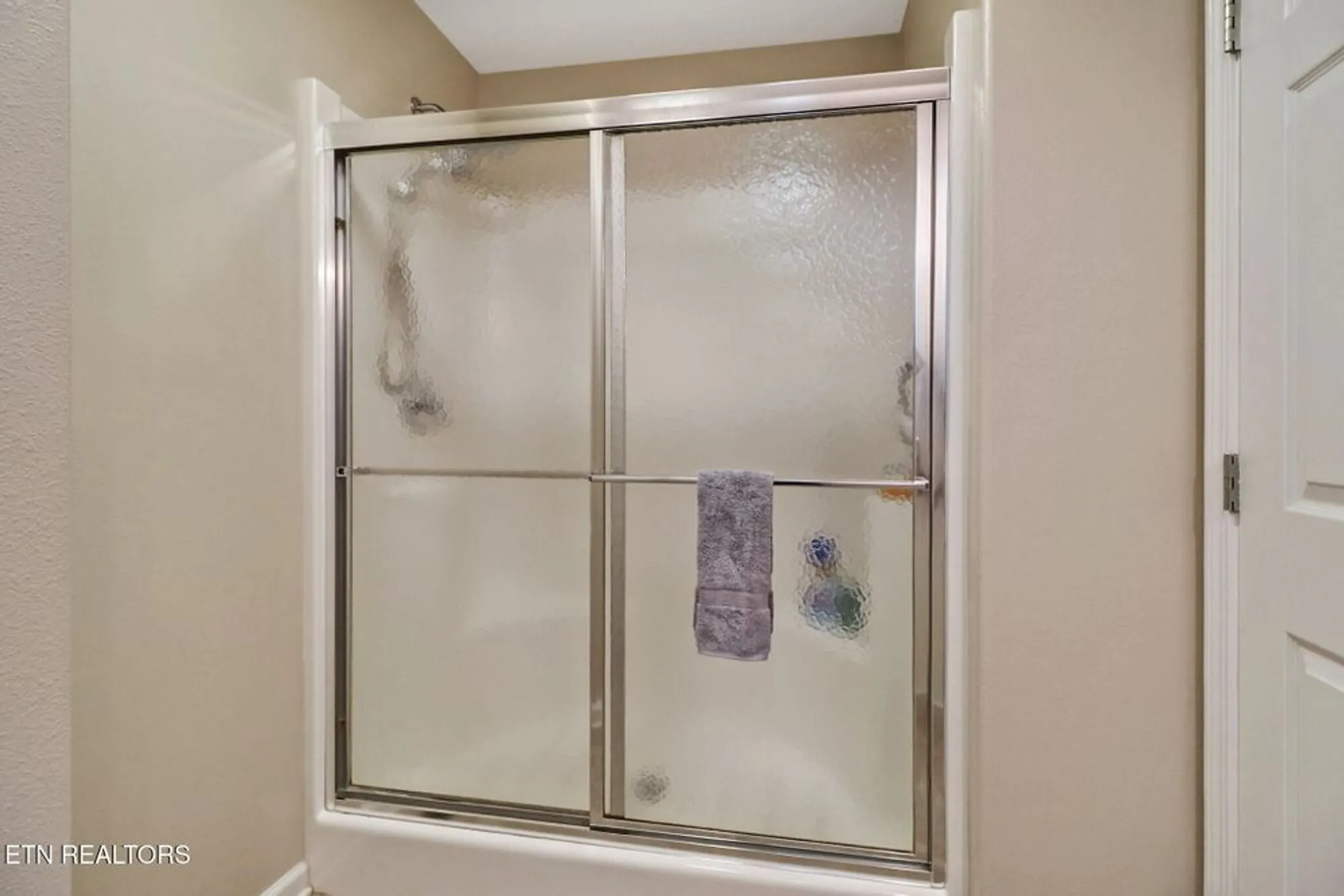 Property Slideshow image 32 of 52 | 123 lafayette pt apt 1, Crossville, TN, 38558