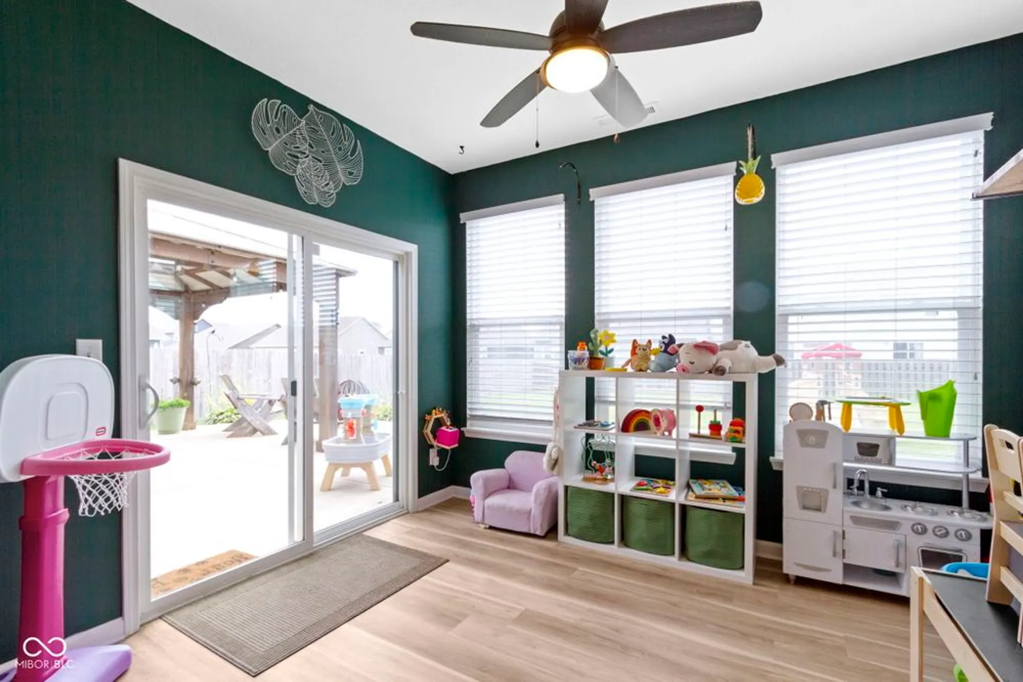 Property Slideshow image 32 of 64 | 9101 gordimer cir, Indianapolis, IN, 46239