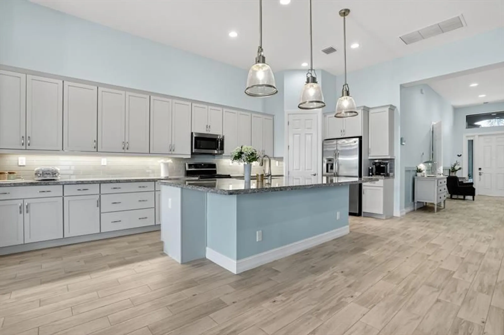 Property Slideshow image 18 of 65 | 11927 leon cir, Parkland, FL, 33076