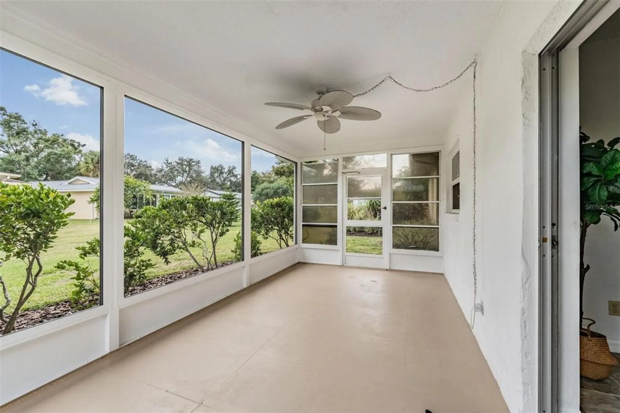 Property Slideshow image 19 of 26 | 2820 lomond dr, Palm Harbor, FL, 34684