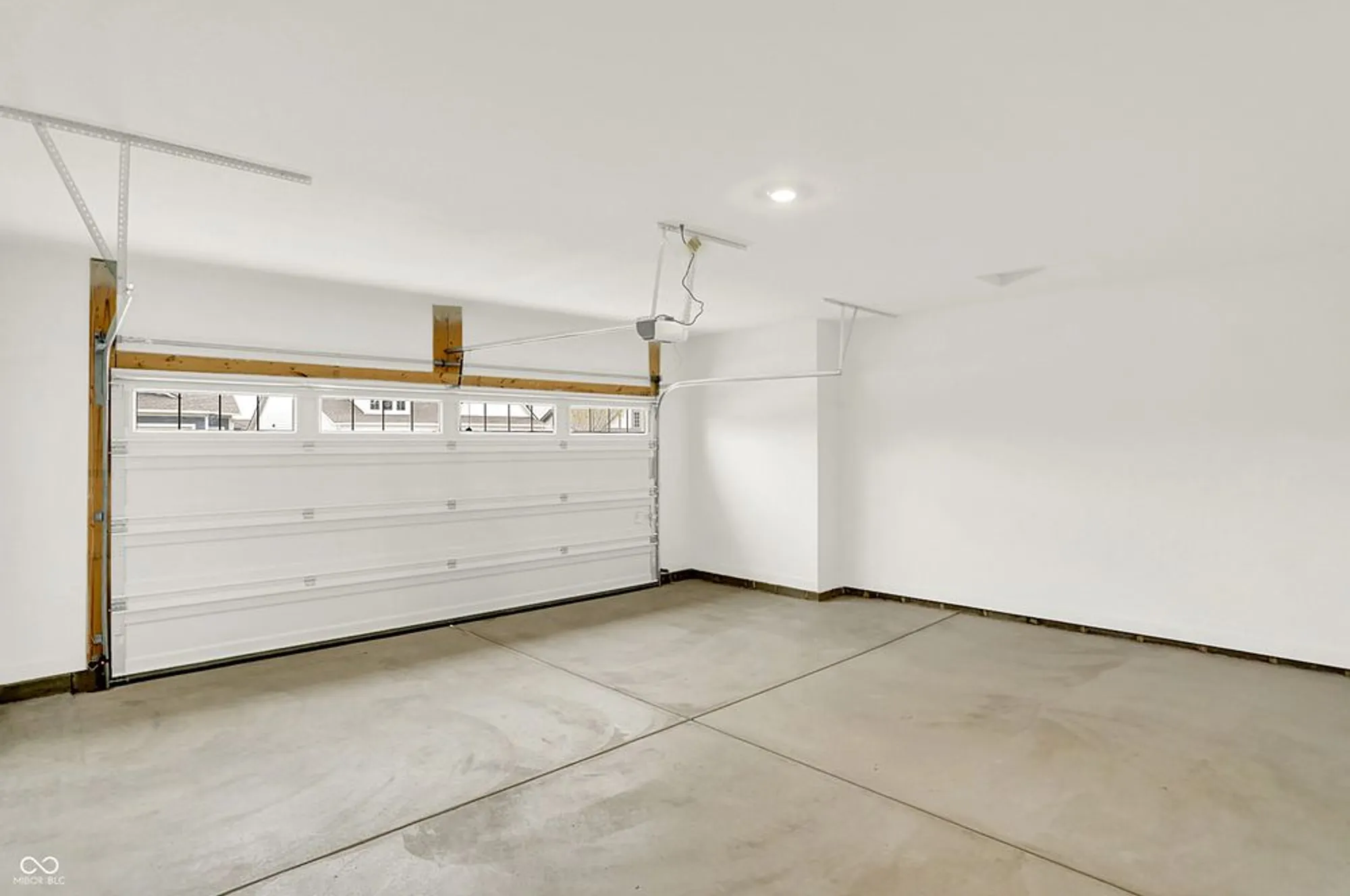 Property Slideshow image 36 of 40 | 5357 nettleton way, Avon, IN, 46123