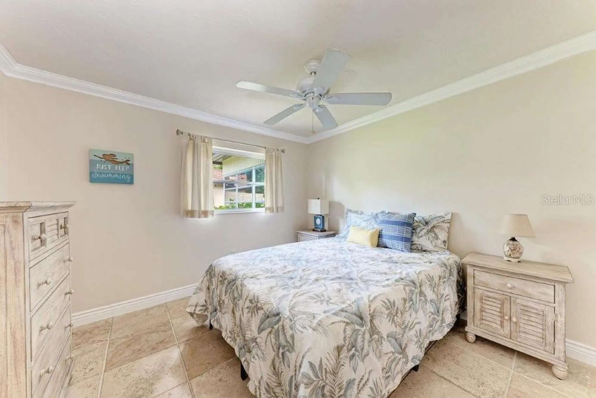 Property Slideshow image 17 of 31 | 2237 circlewood dr 18, Sarasota, FL, 34231