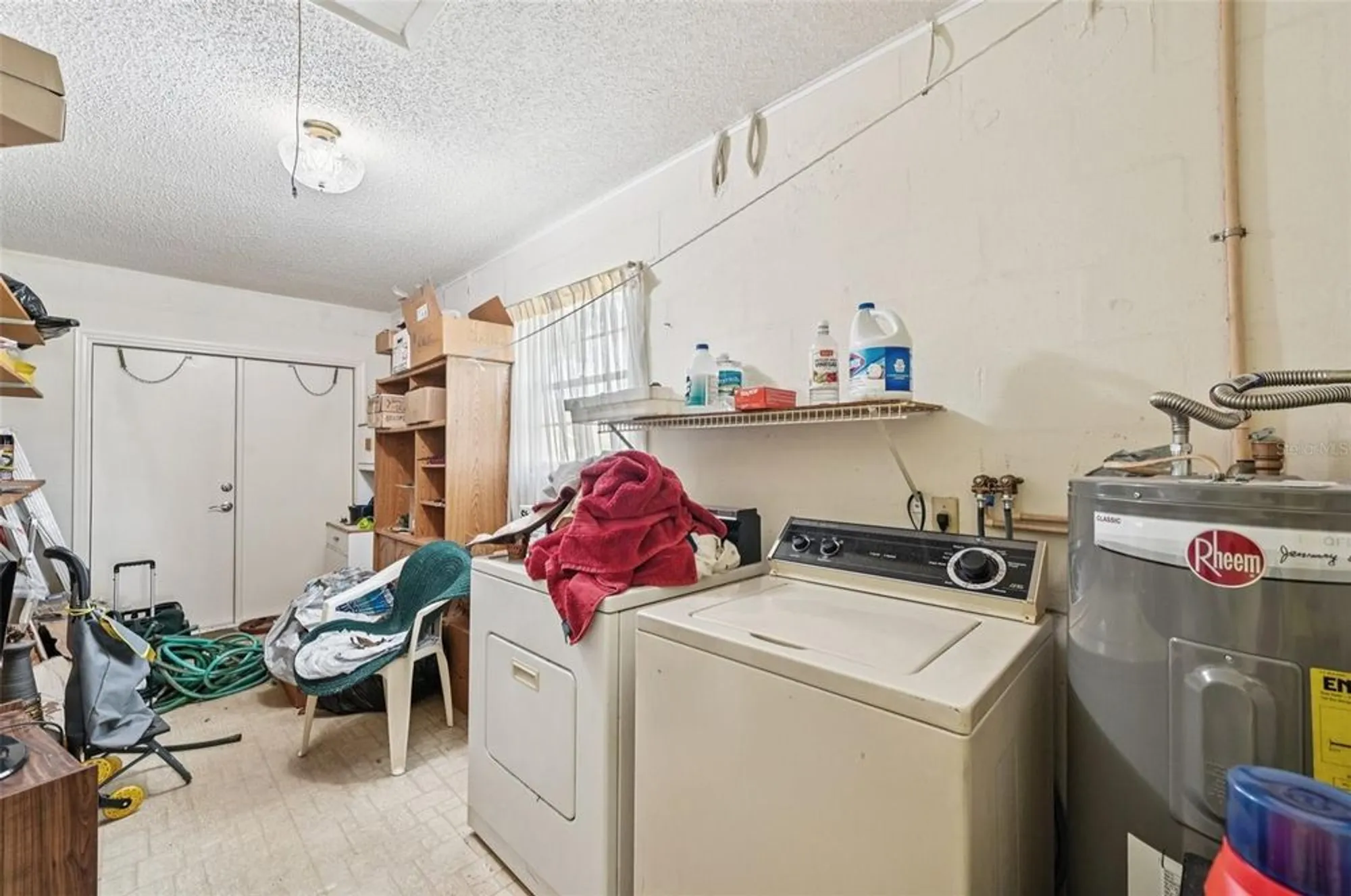 Property Slideshow image 20 of 51 | 2208 grenadier dr, Sun City Center, FL, 33573