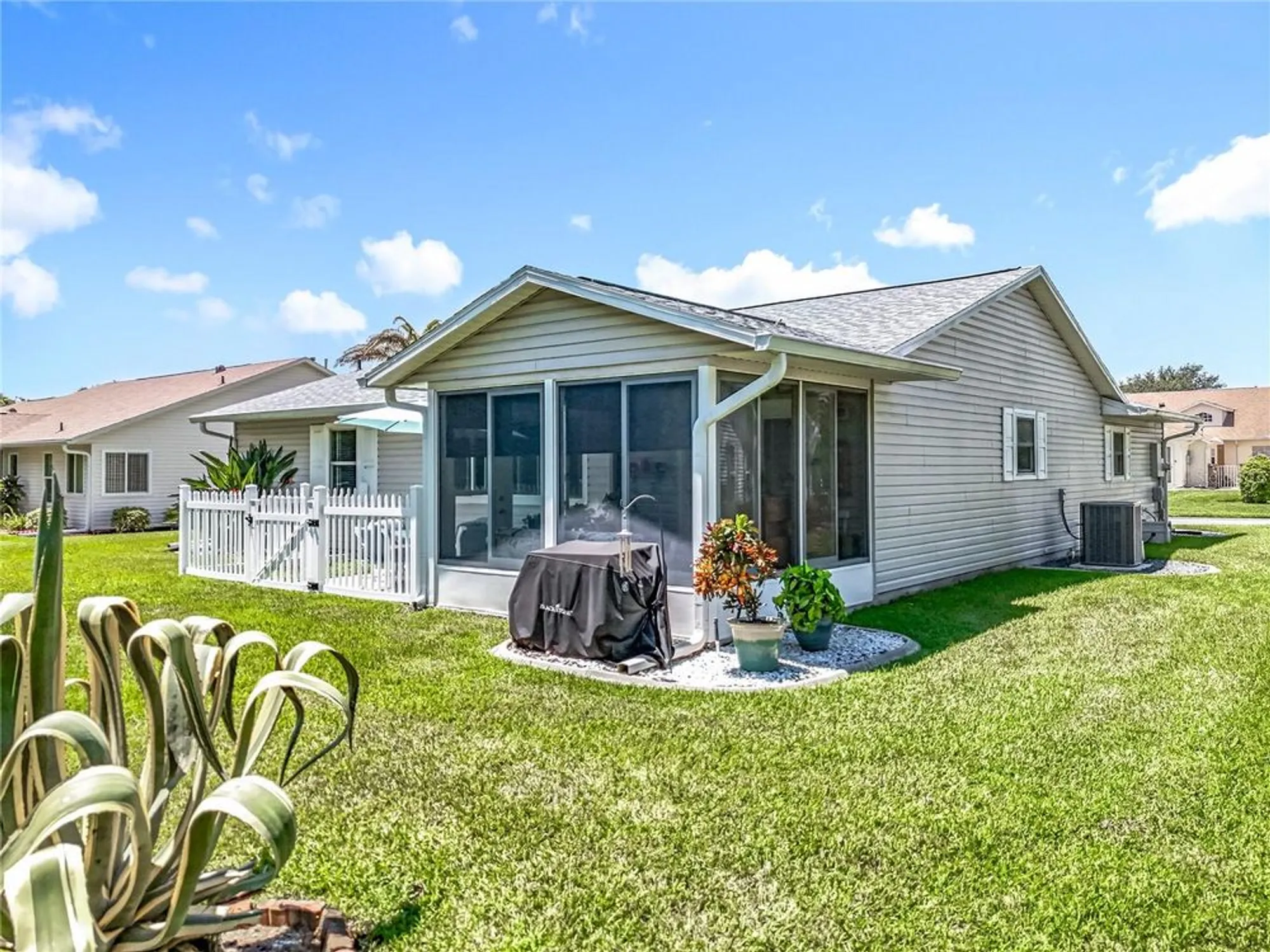 Property Slideshow image 3 of 61 | 26616 racquet cir, Leesburg, FL, 34748