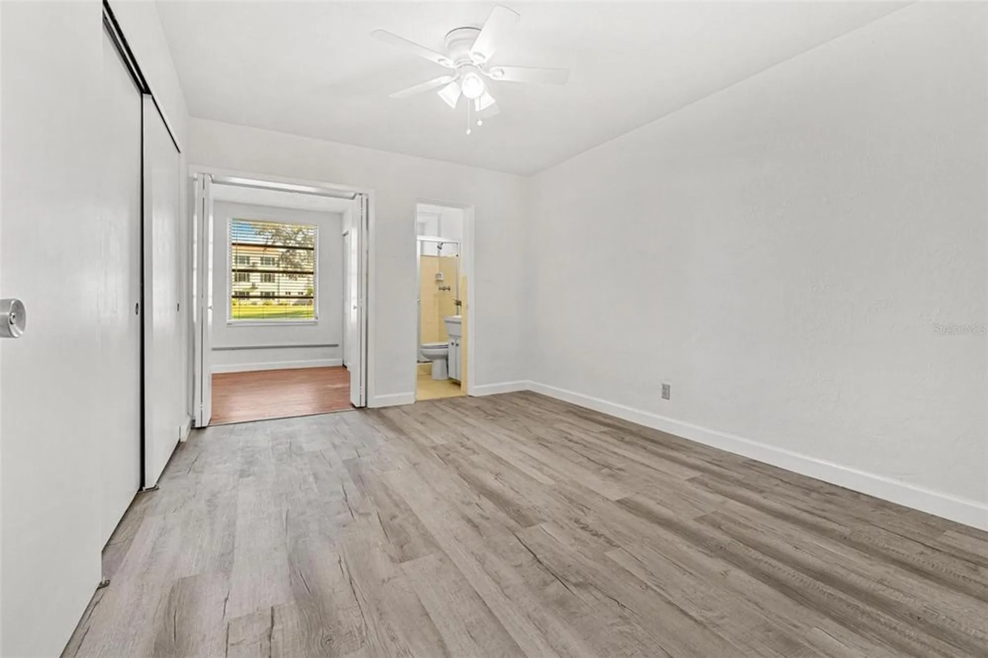 Property Slideshow image 7 of 15 | 2430 brazilia dr 20, Clearwater, FL, 33763