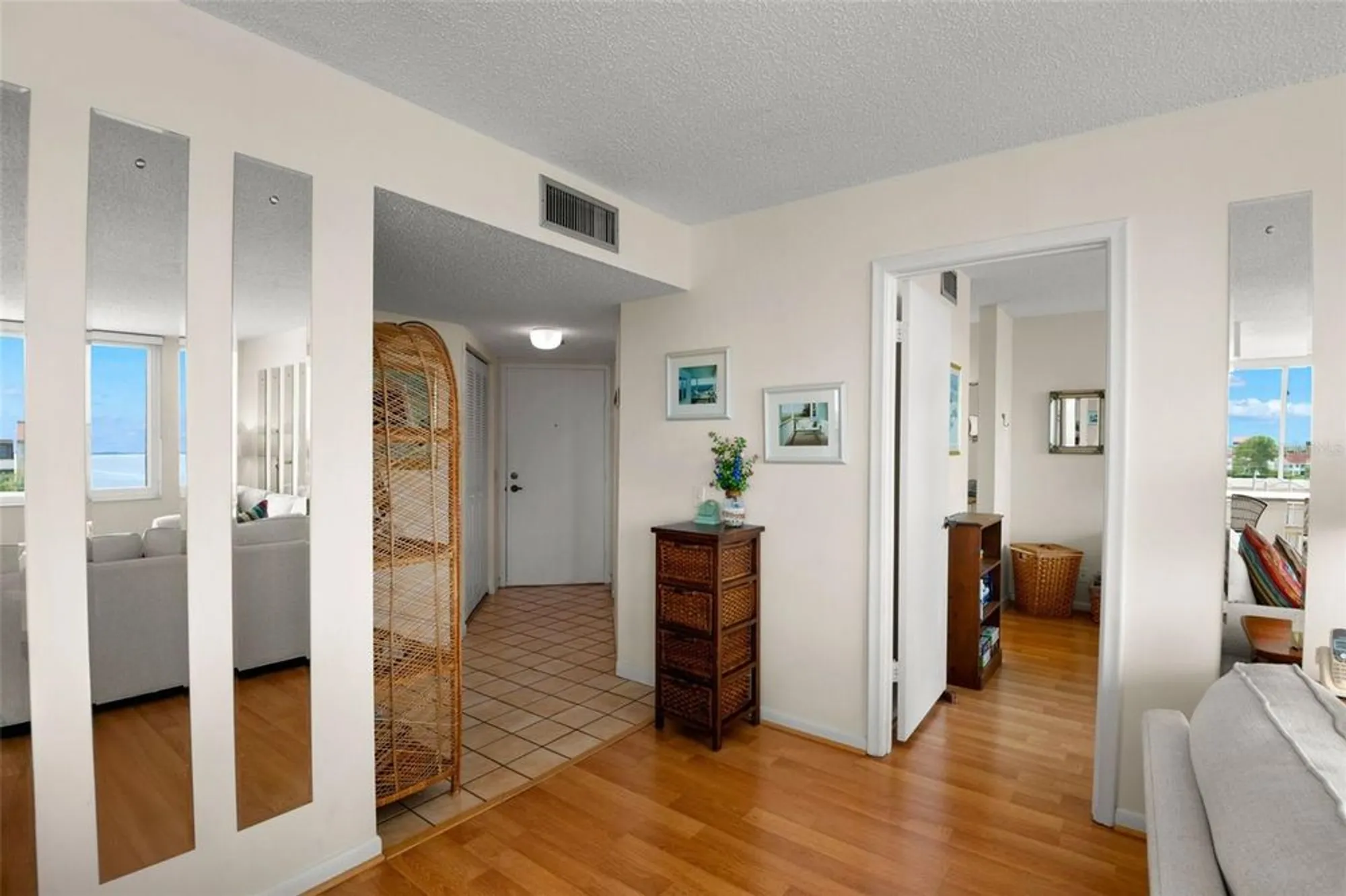 Property Slideshow image 6 of 43 | 6219 palma del mar blvd s apt 606, Saint Petersburg, FL, 33715