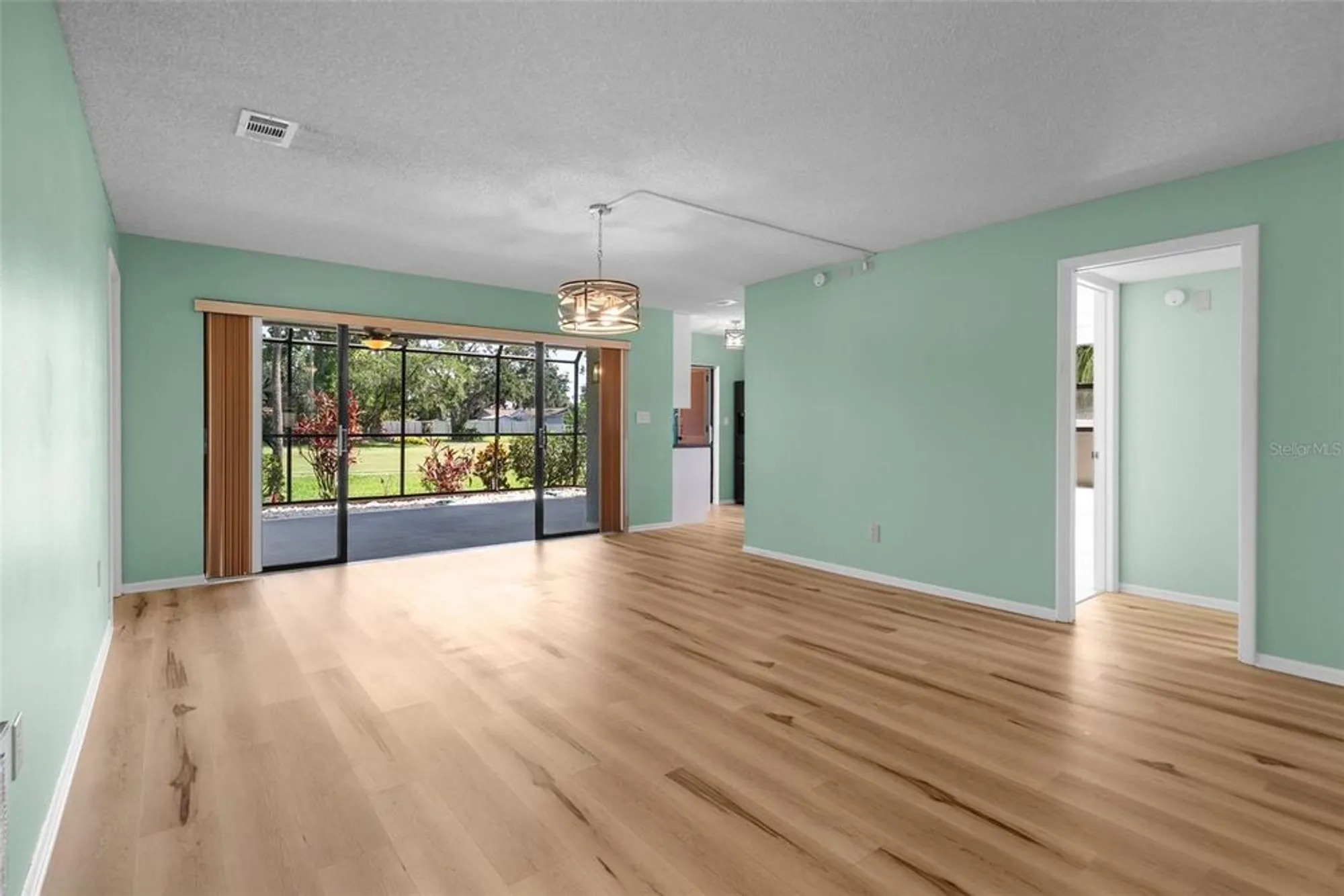 Property Slideshow image 10 of 50 | 6061 fairway ln 1411, Bradenton, FL, 34210