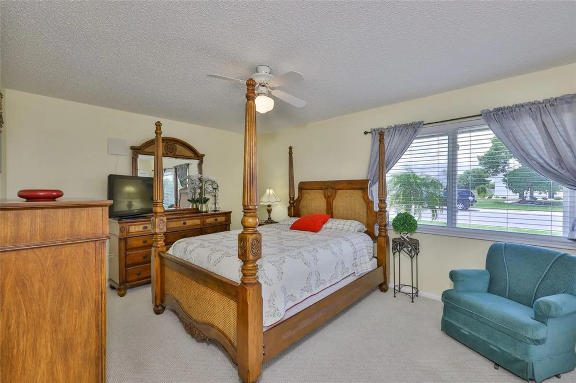 Property Slideshow image 23 of 48 | 613 la jolla ave, Sun City Center, FL, 33573
