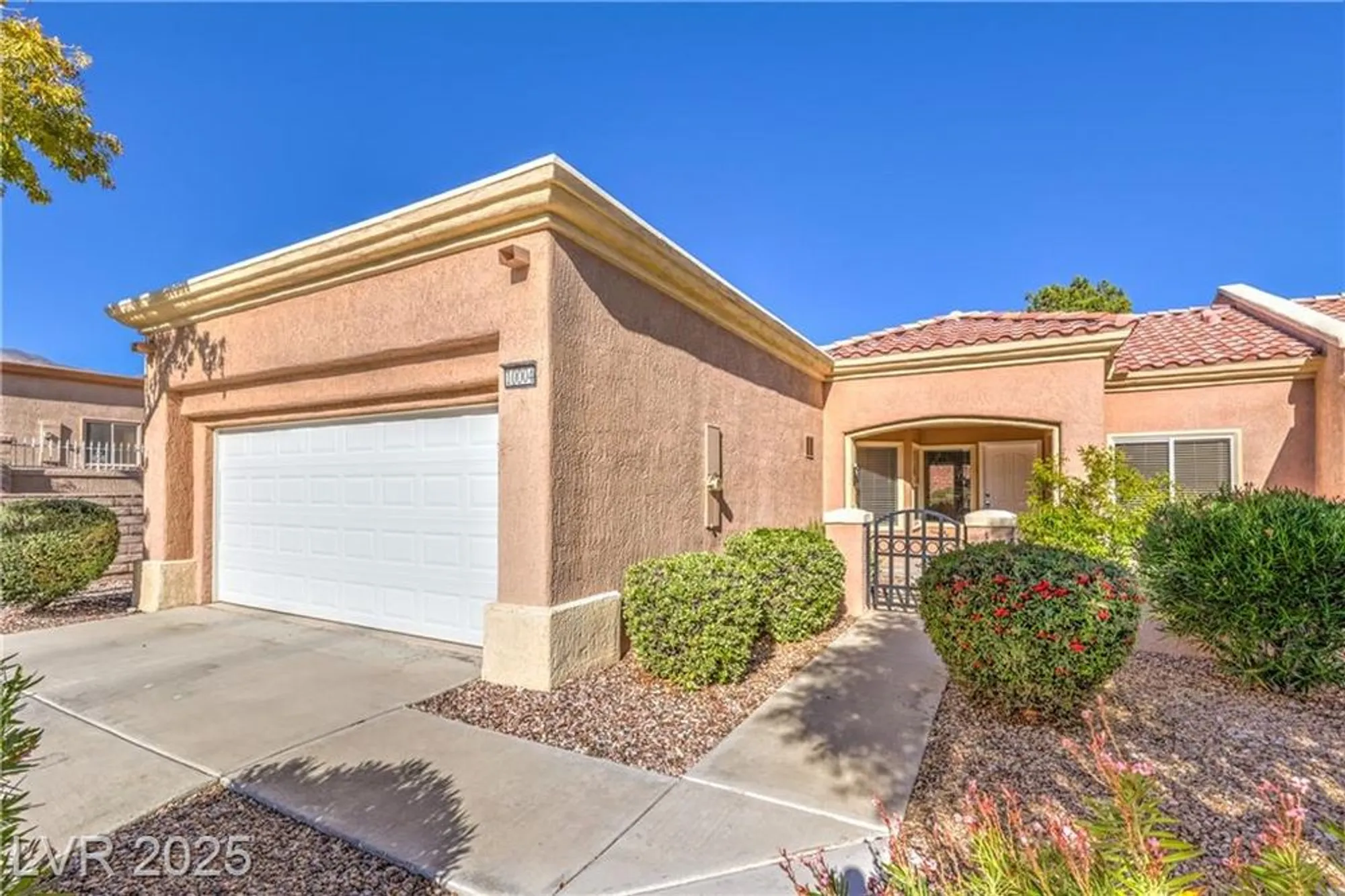 Property Slideshow image 4 of 57 | 10004 heyfield dr, Las Vegas, NV, 89134