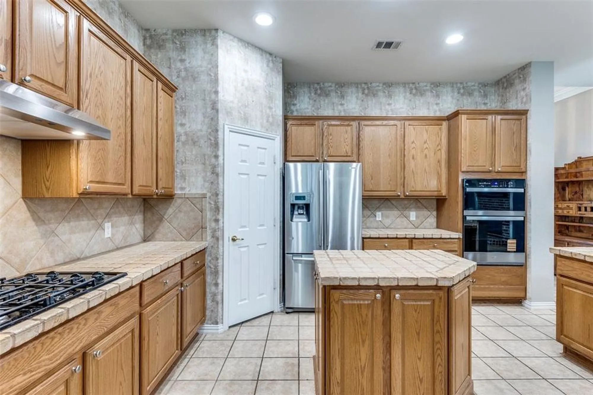 Property Slideshow image 11 of 40 | 351 southern hills dr, Fairview, TX, 75069