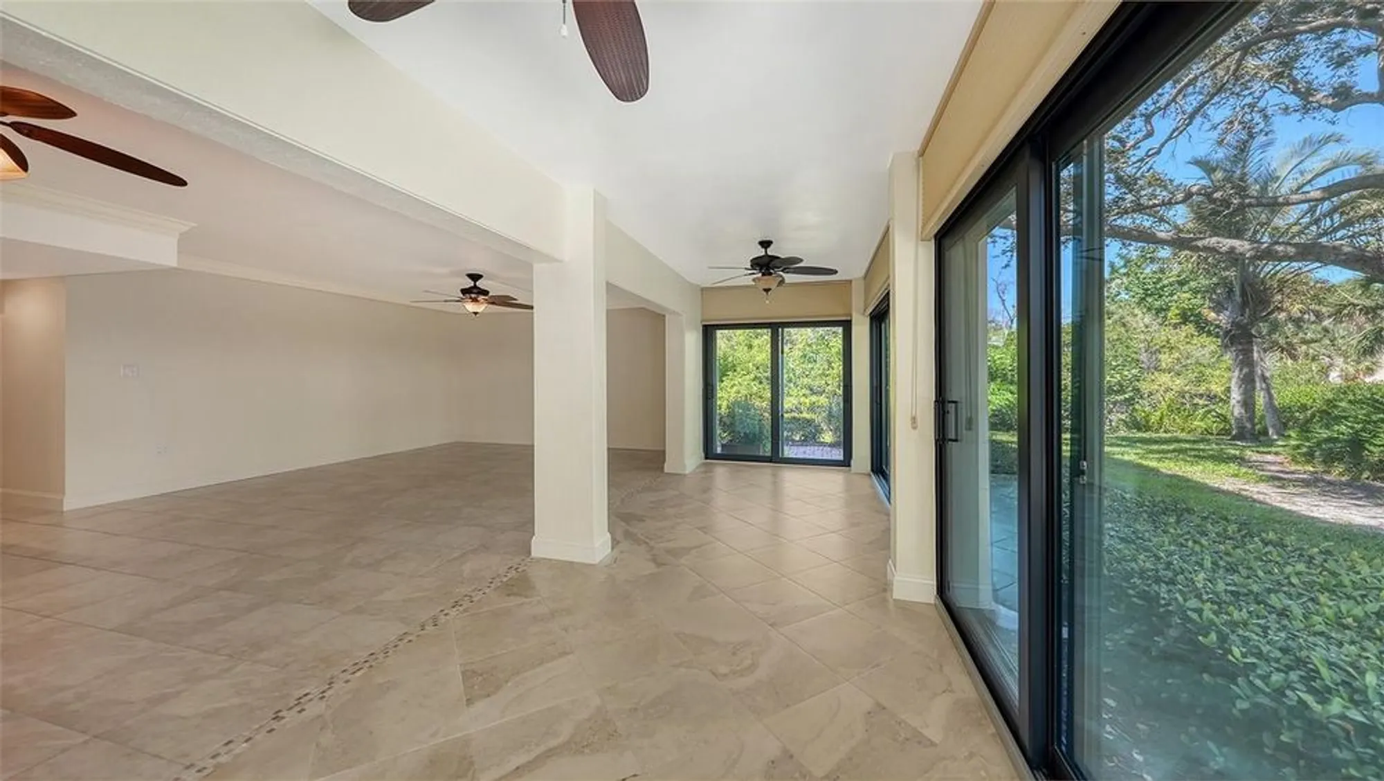 Property Slideshow image 14 of 91 | 225 hourglass way apt 103, Sarasota, FL, 34242