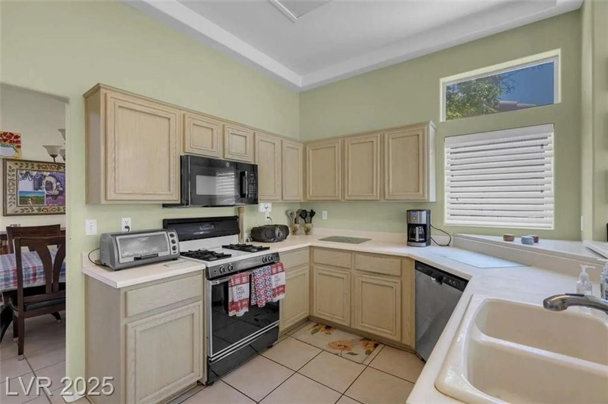 Property Slideshow image 20 of 44 | 10017 bundella dr, Las Vegas, NV, 89134
