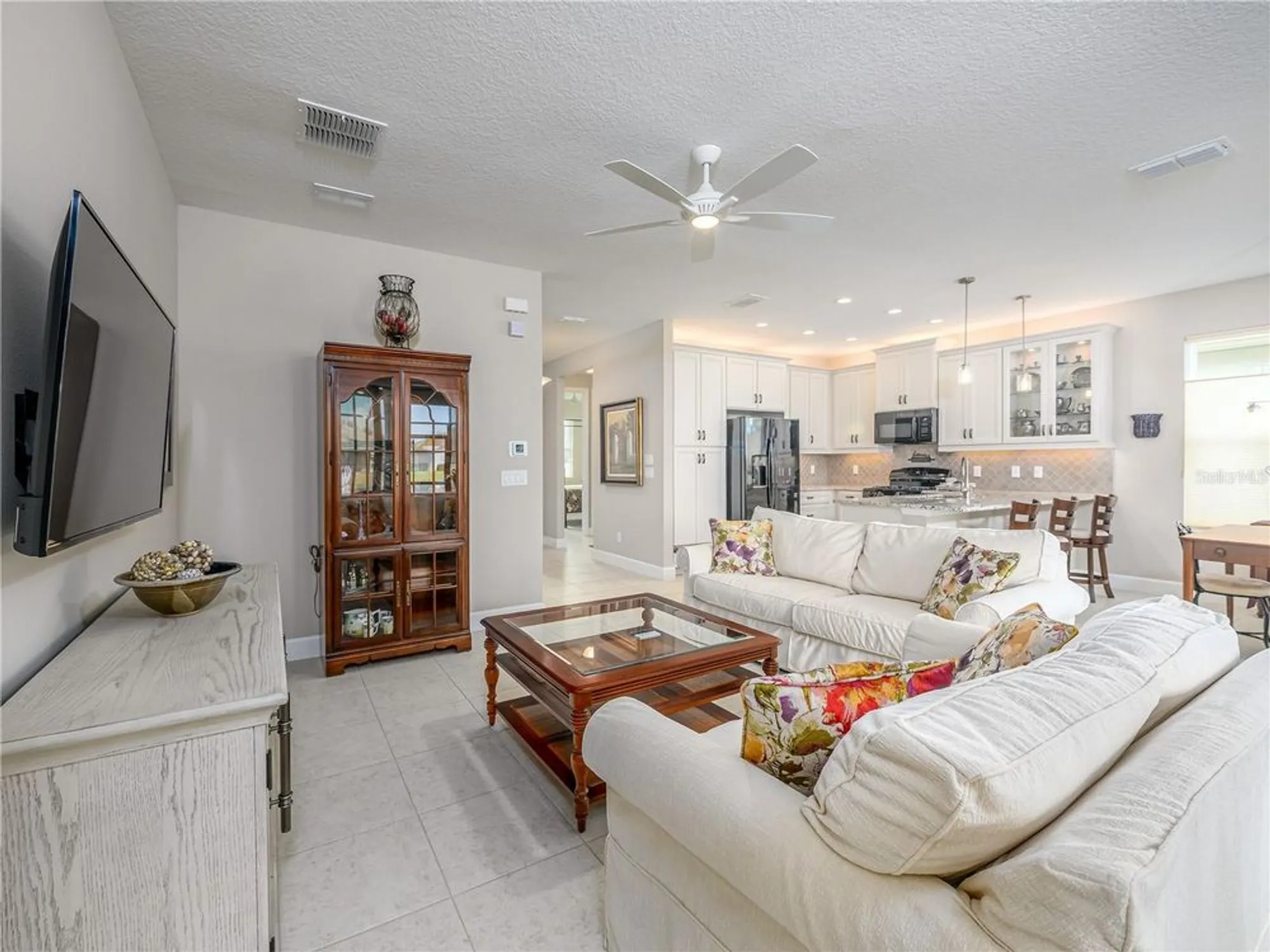 Property Slideshow image 9 of 54 | 5122 sierra falls ct, Wimauma, FL, 33598