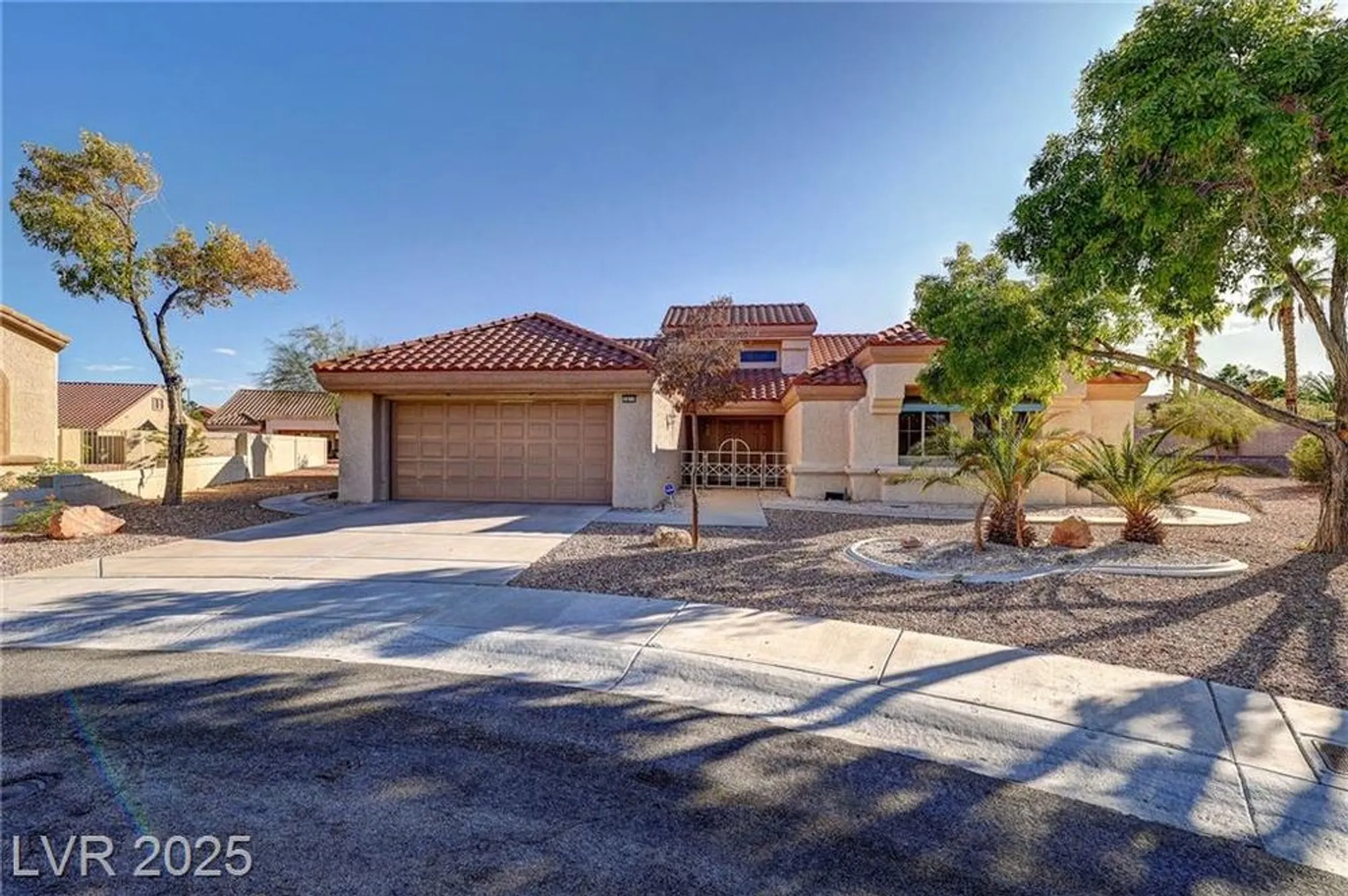 Property Slideshow image 1 of 58 | 2813 brianwood ct, Las Vegas, NV, 89134