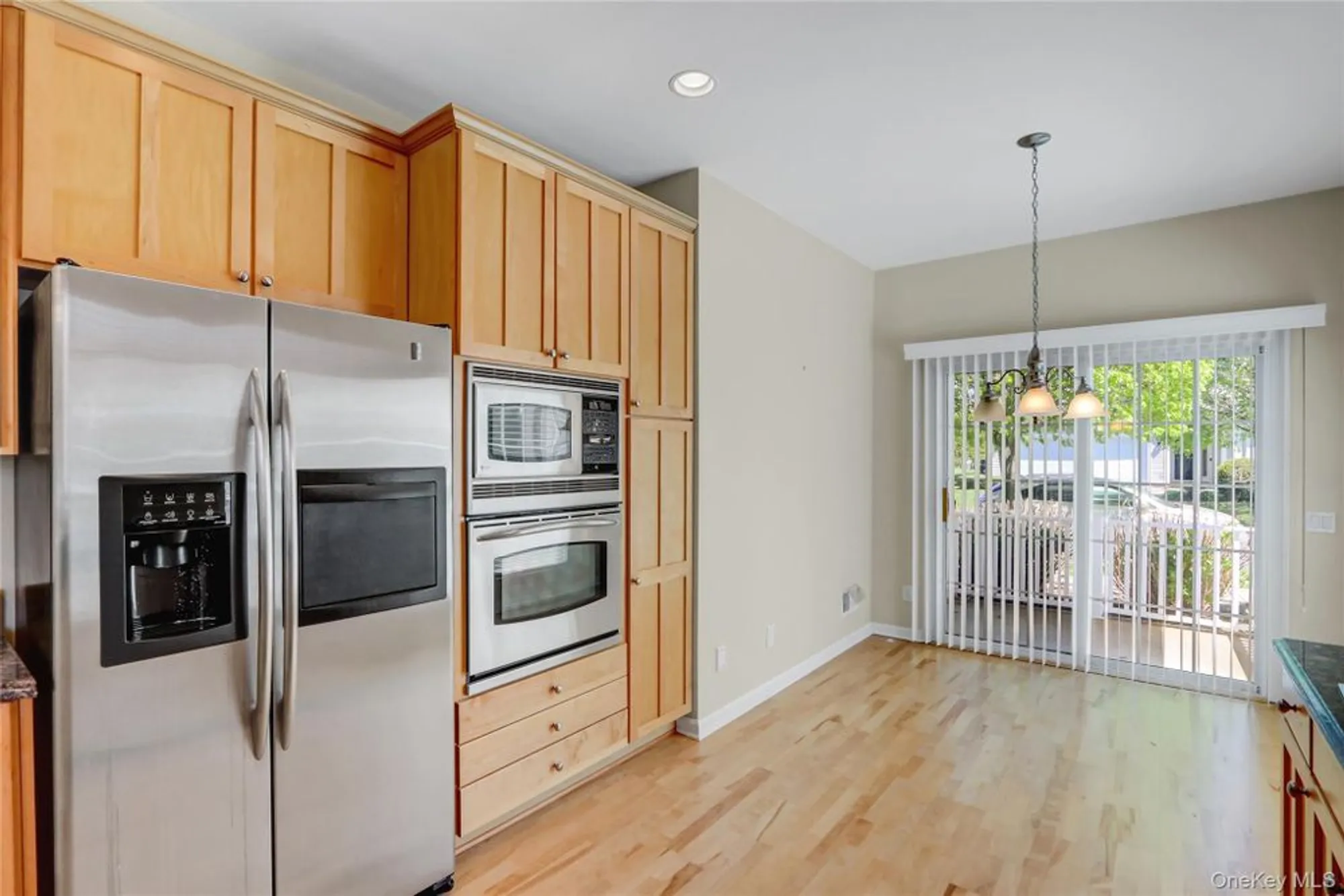 Property Slideshow image 19 of 40 | 4 oakhurst ct, Mount Sinai, NY, 11766