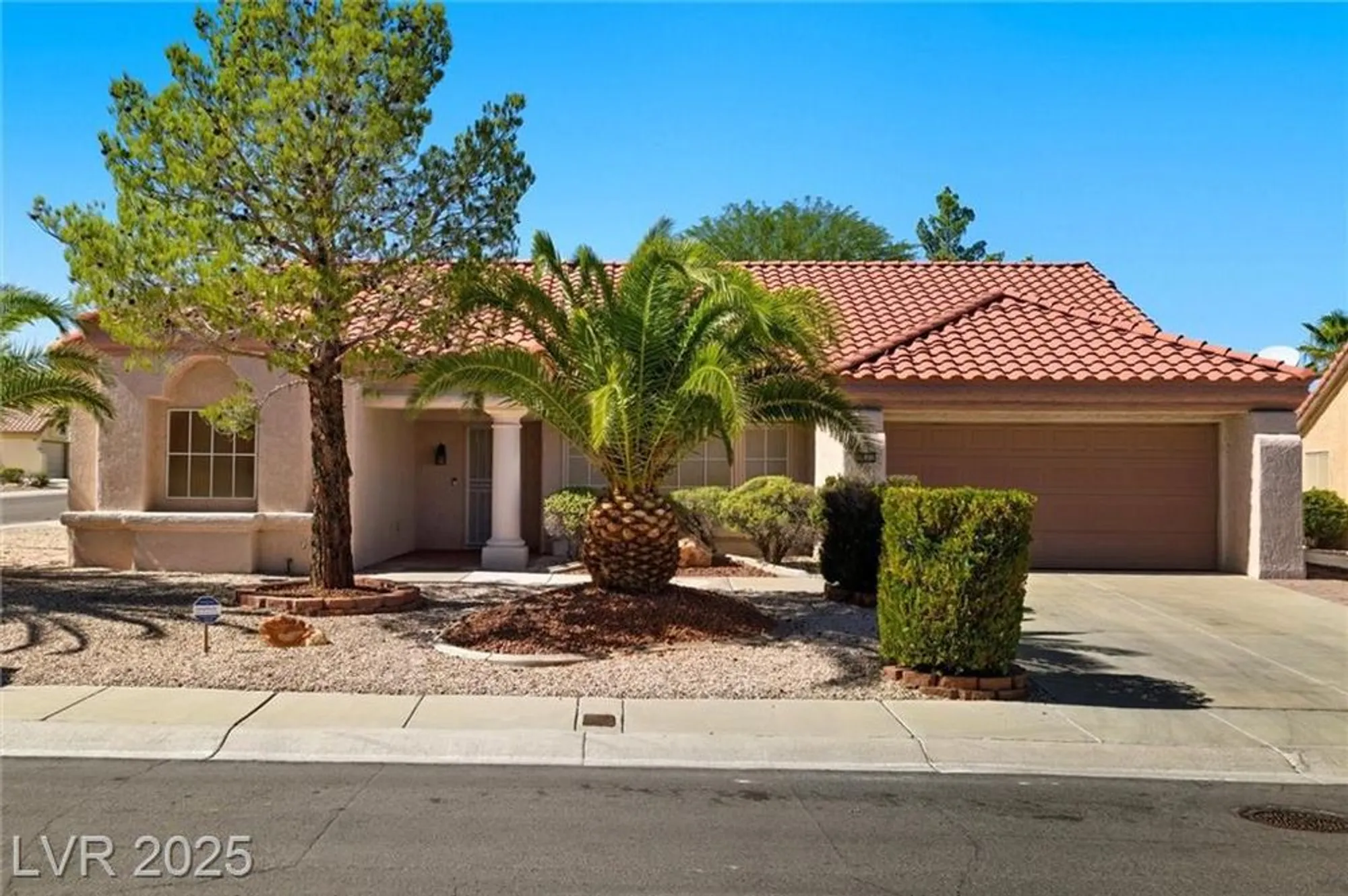 Property Slideshow image 4 of 66 | 3001 merimar dr, Las Vegas, NV, 89134