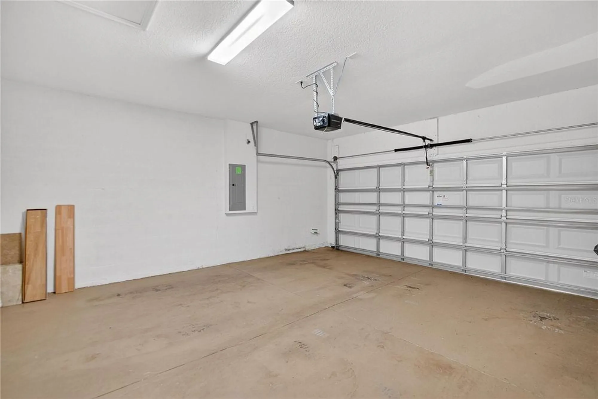 Property Slideshow image 40 of 76 | 331 cedar falls dr, Apollo Beach, FL, 33572