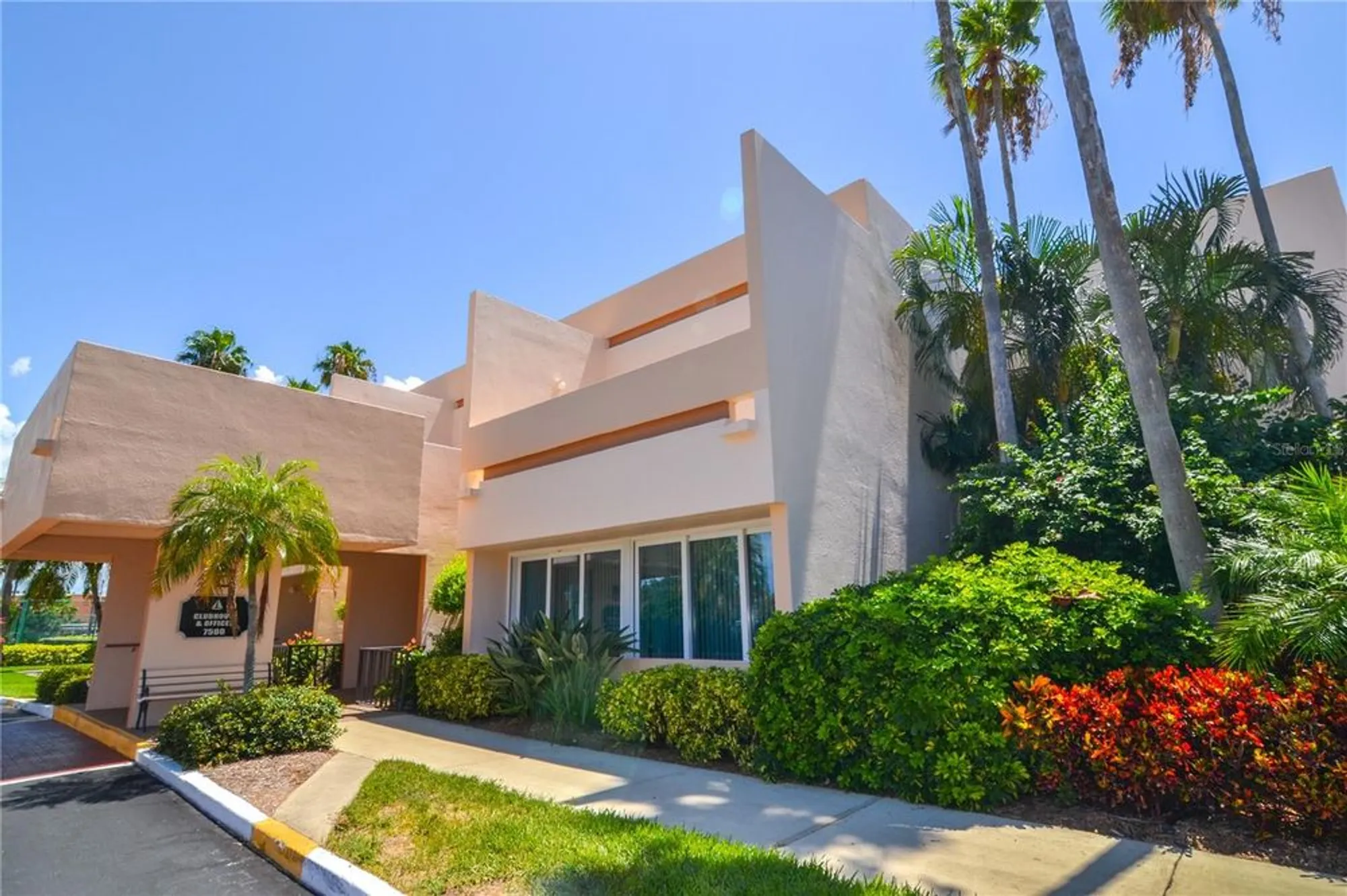 Property Slideshow image 21 of 36 | 7625 sun island dr 107, South Pasadena, FL, 33707