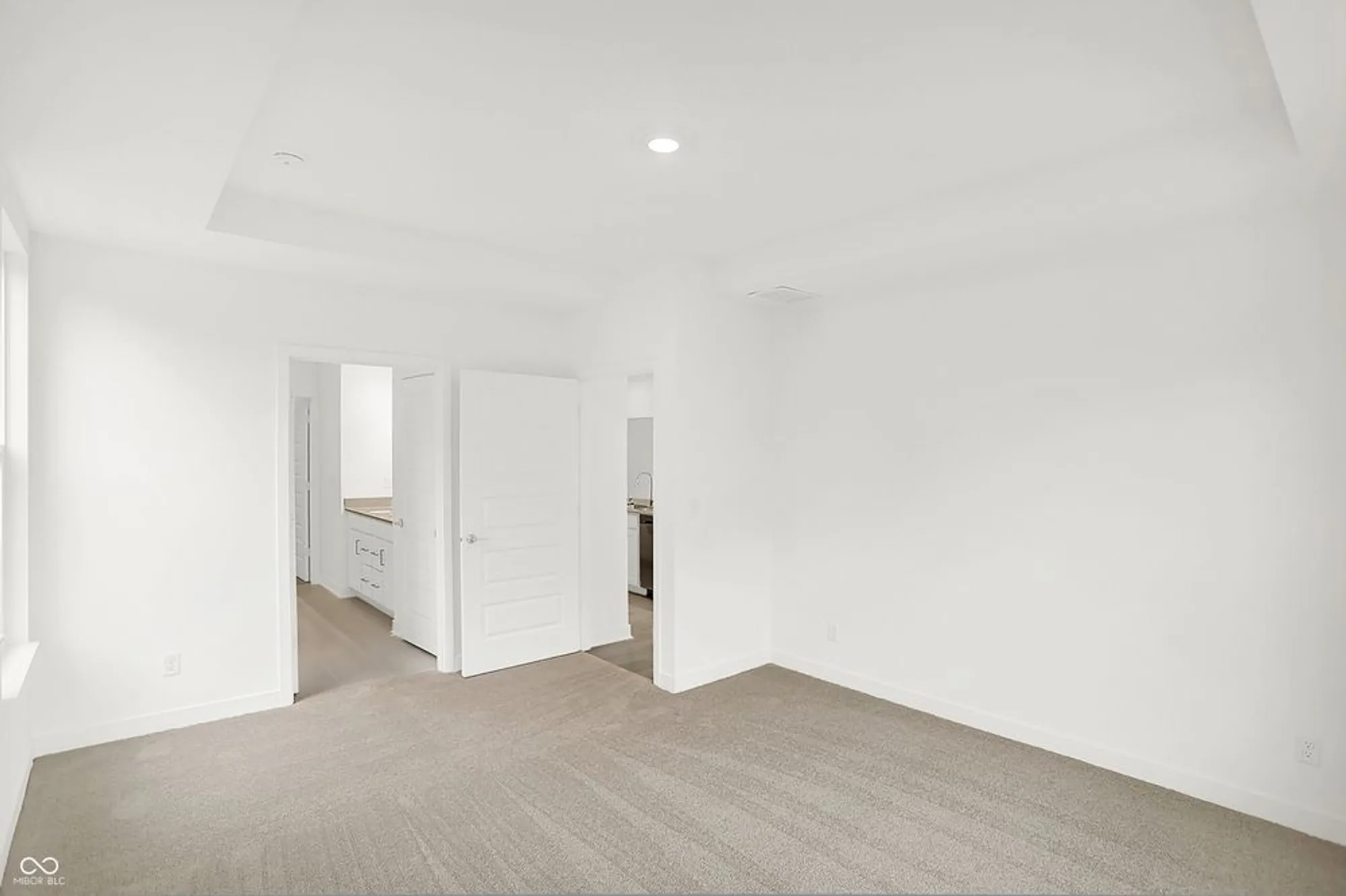 Property Slideshow image 22 of 37 | 5351 nettleton way, Avon, IN, 46123