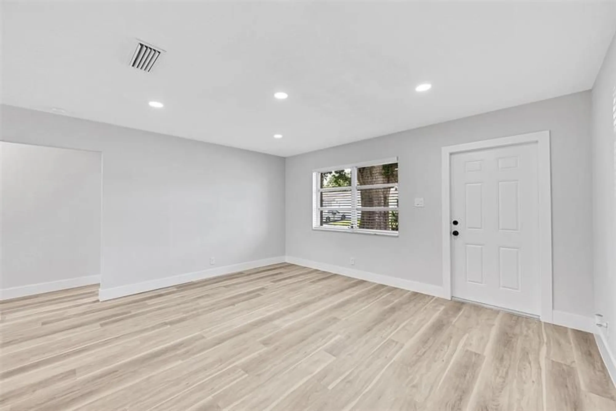 Property Slideshow image 7 of 35 | 6925 nw 11th st, Margate, FL, 33063