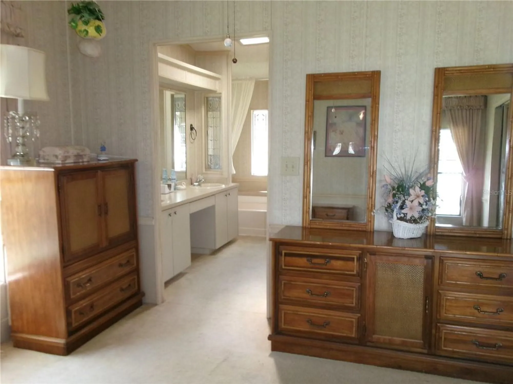 Property Slideshow image 16 of 63 | 1530 longbow dr, Lakeland, FL, 33810