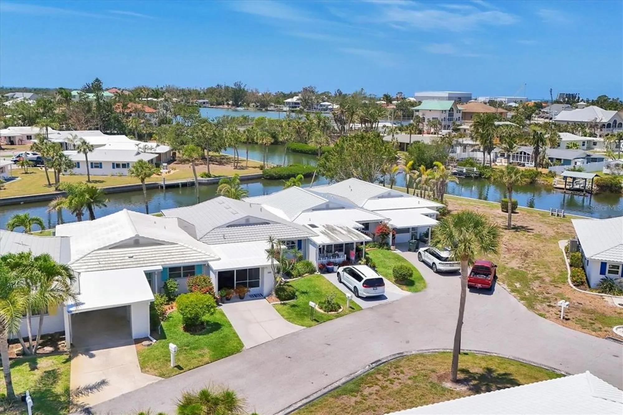 Property Slideshow image 4 of 53 | 608 fair winds dr, Nokomis, FL, 34275