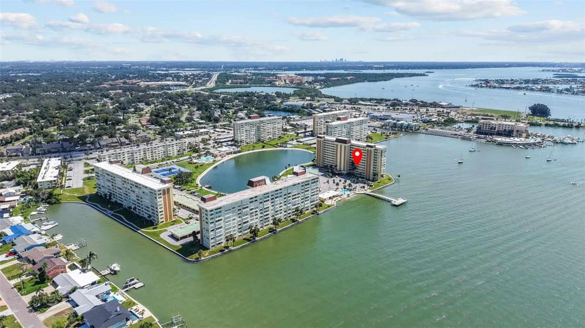 Property Slideshow image 16 of 40 | 4775 cove cir apt 407, Saint Petersburg, FL, 33708