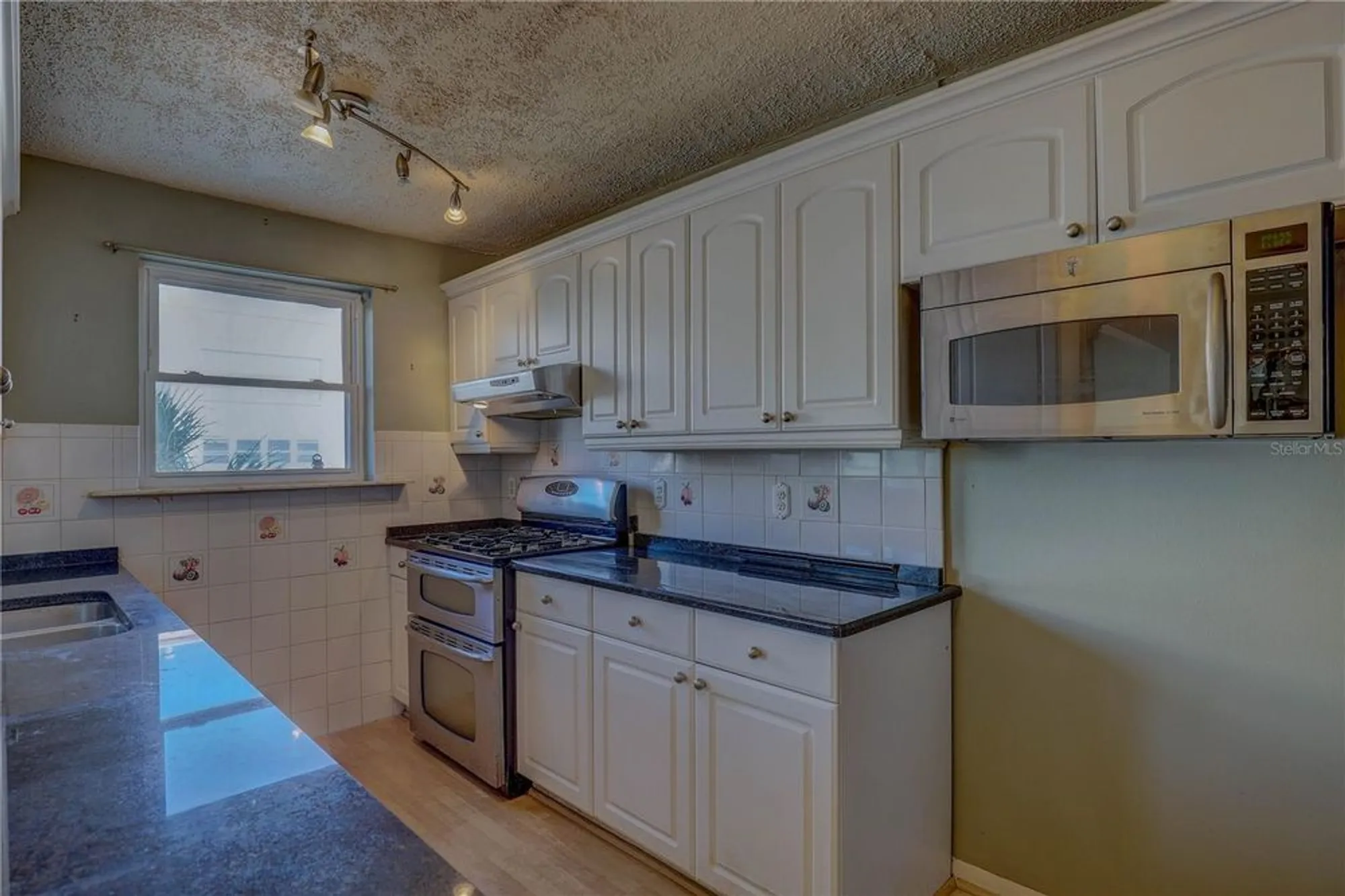 Property Slideshow image 8 of 41 | 5501 80th st n unit 406, Saint Petersburg, FL, 33709