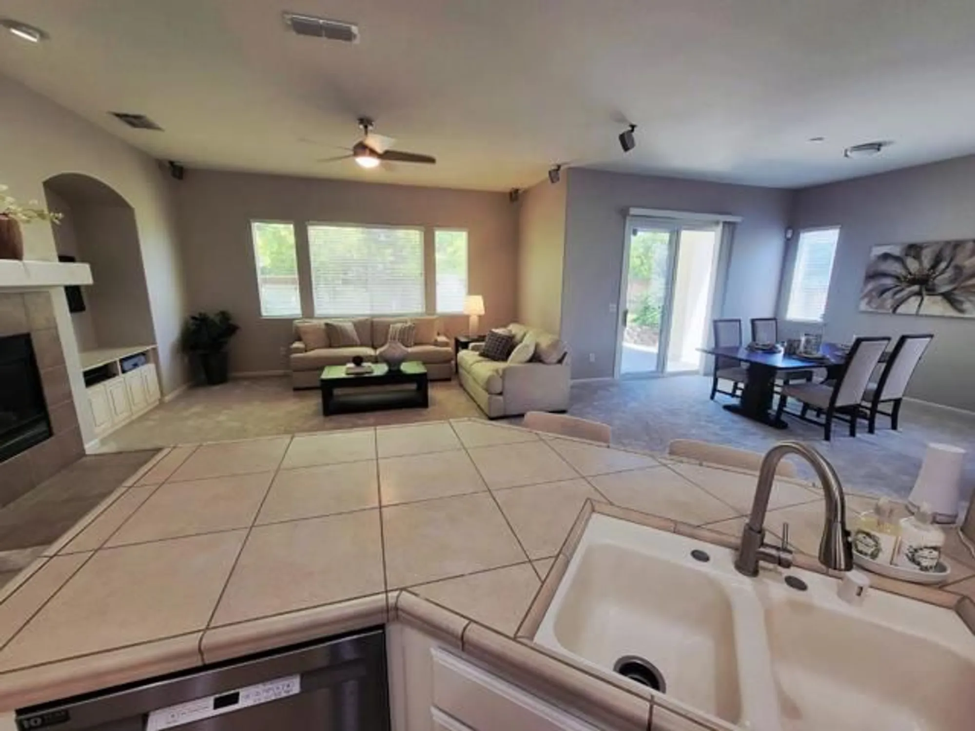 Property Slideshow image 19 of 36 | 9608 crystal bay ln, Elk Grove, CA, 95758