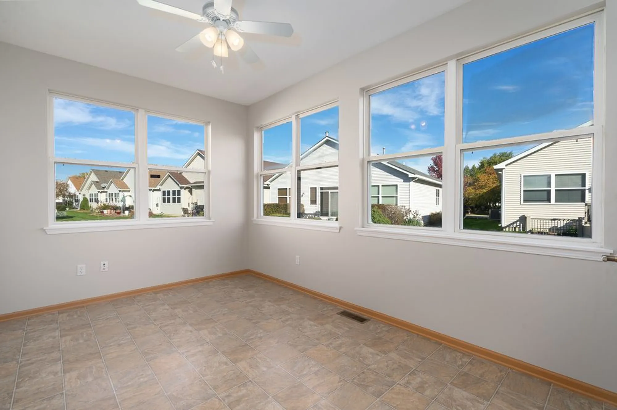 Property Slideshow image 10 of 34 | 721 s wellston ln, Romeoville, IL, 60446