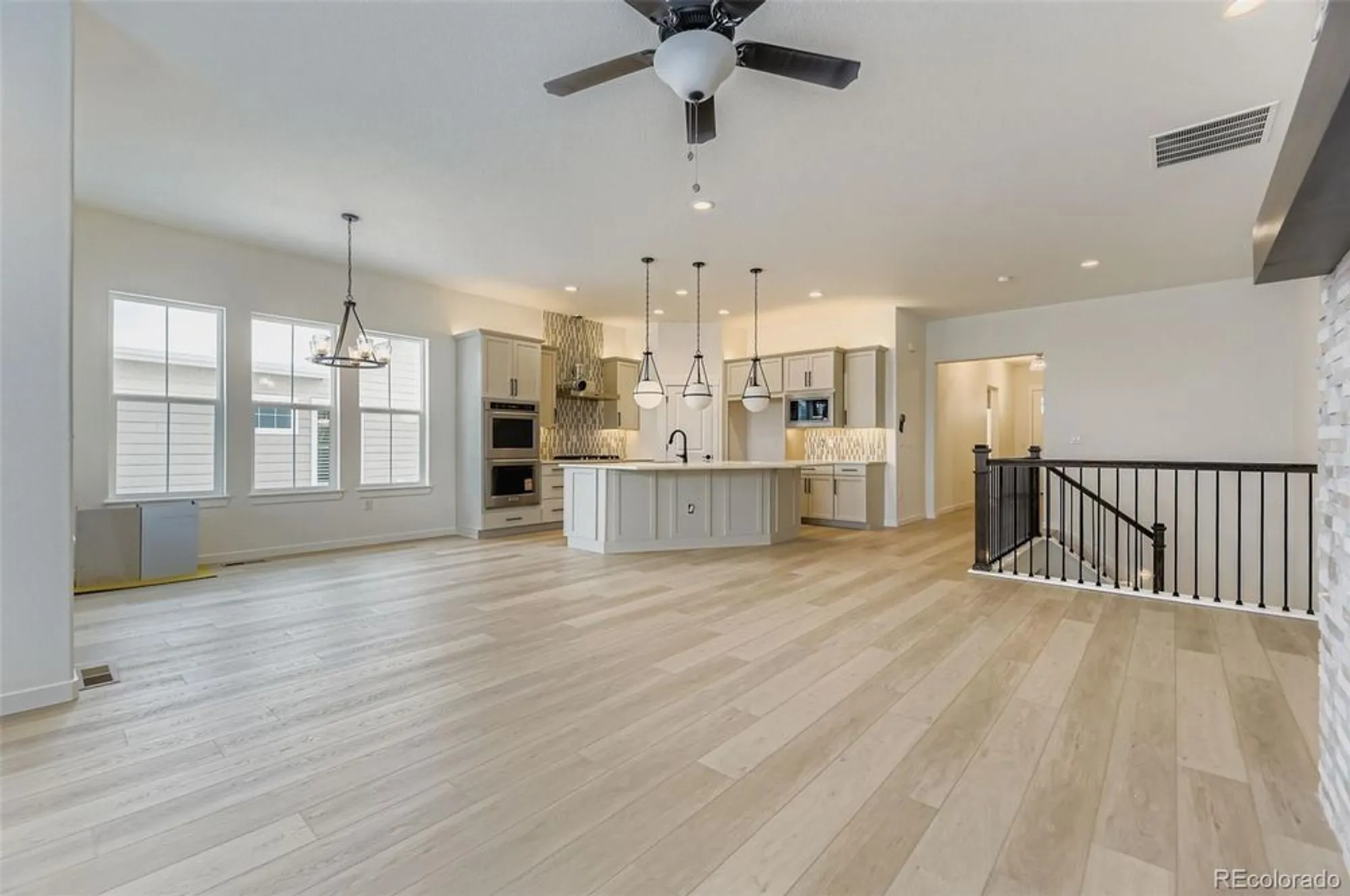 Property Slideshow image 5 of 24 | 8895 s riviera way, Aurora, CO, 80016