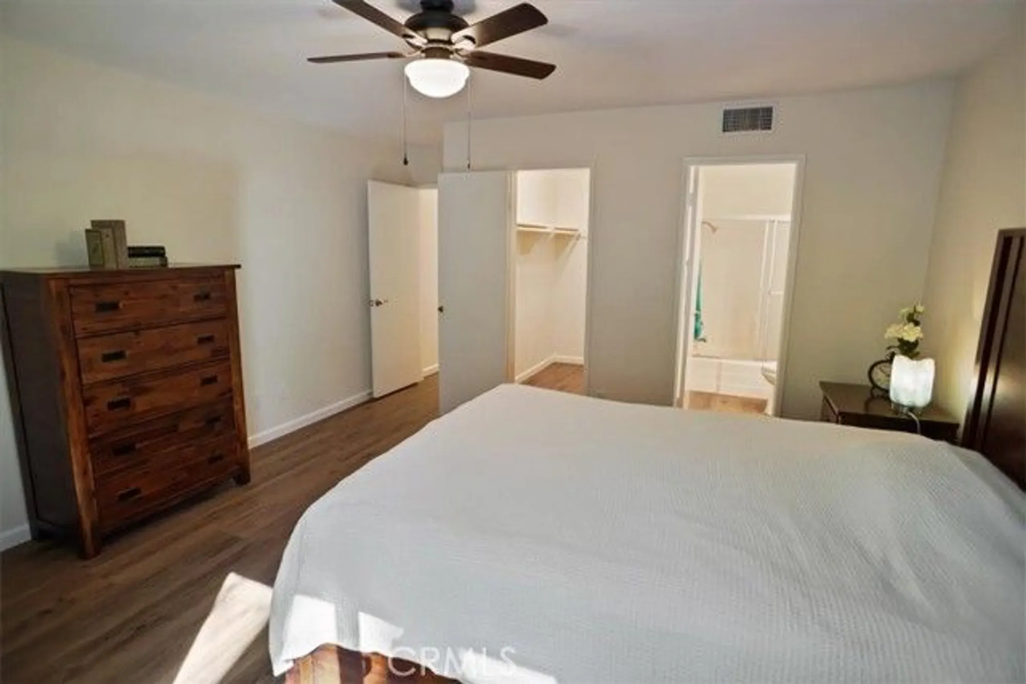 Property Slideshow image 10 of 34 | 19380 anzel cir, Newhall, CA, 91321