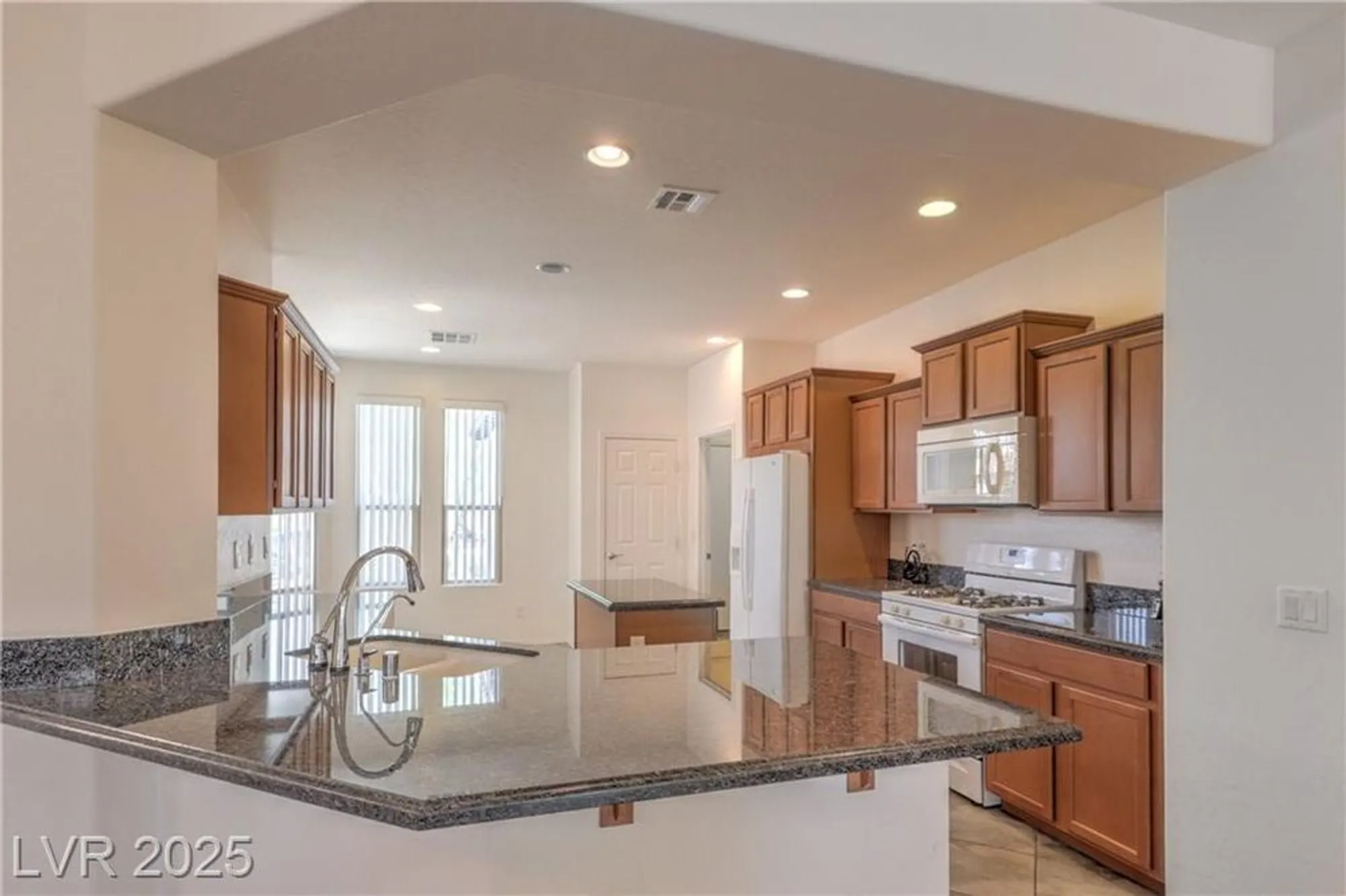 Property Slideshow image 17 of 41 | 3813 jasmine heights ave, North Las Vegas, NV, 89081