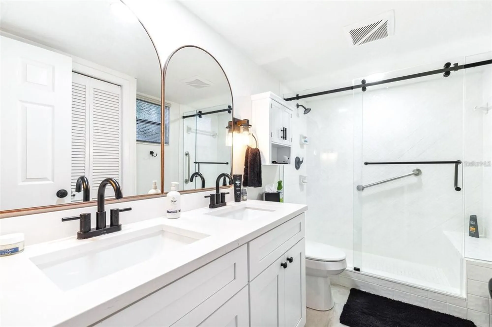 Property Slideshow image 21 of 38 | 2201 pine dr, Tarpon Springs, FL, 34689