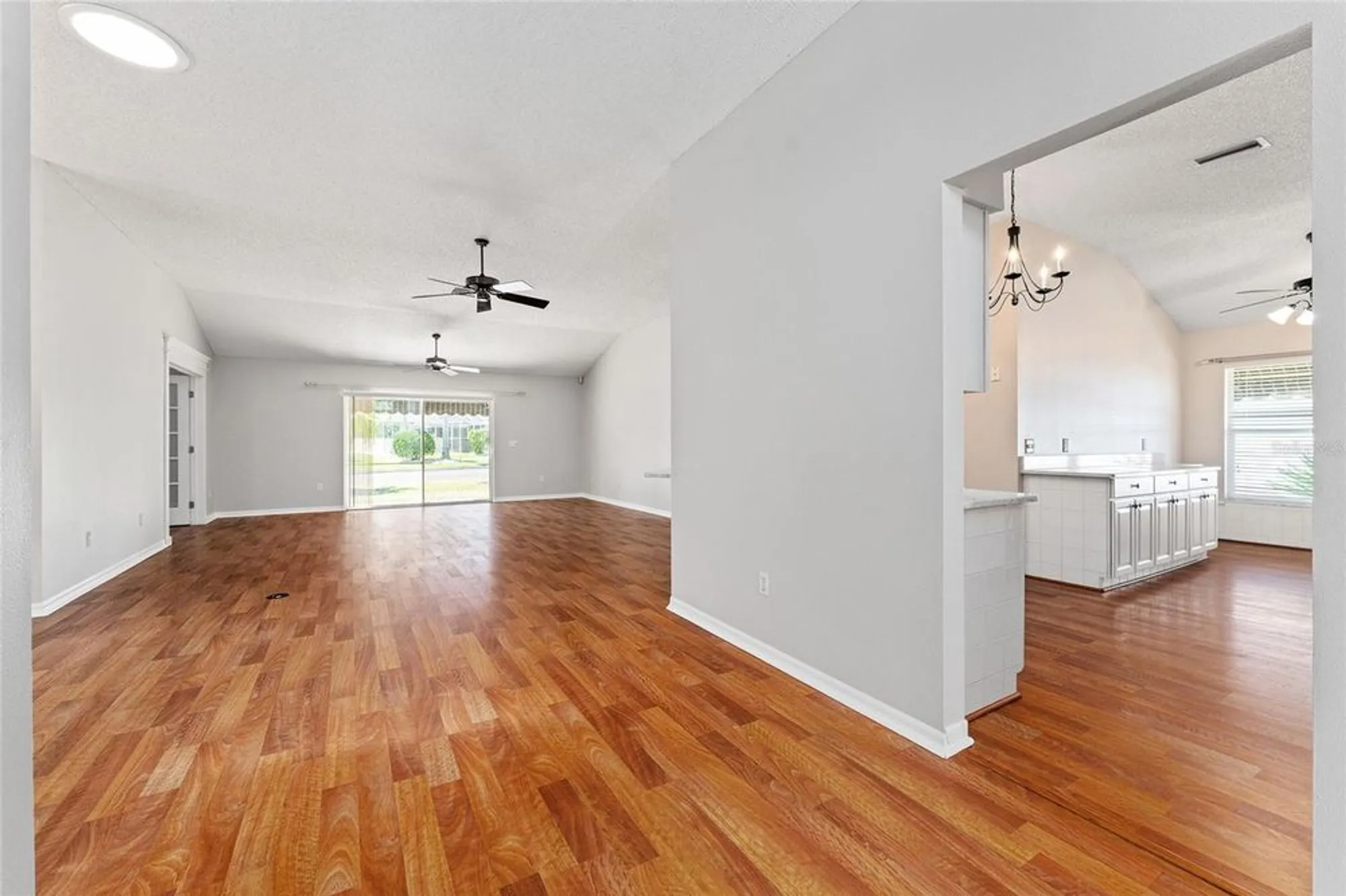 Property Slideshow image 8 of 50 | 2461 merida cir, The Villages, FL, 32162