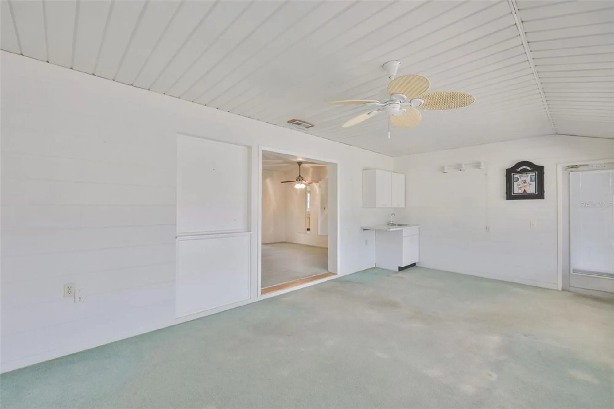 Property Slideshow image 16 of 63 | 1502 desert hills dr, Sun City Center, FL, 33573