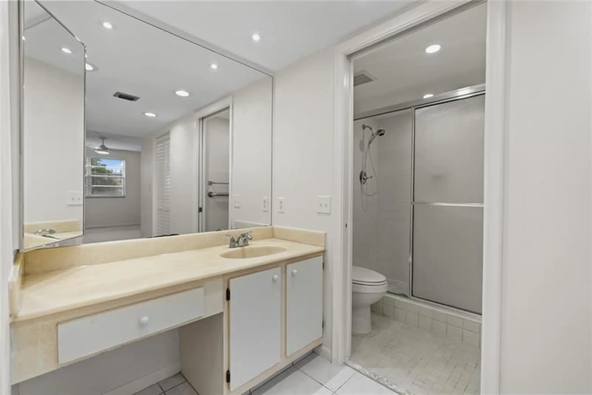 Property Slideshow image 15 of 29 | 1801 eleuthera pt j3, Coconut Creek, FL, 33066