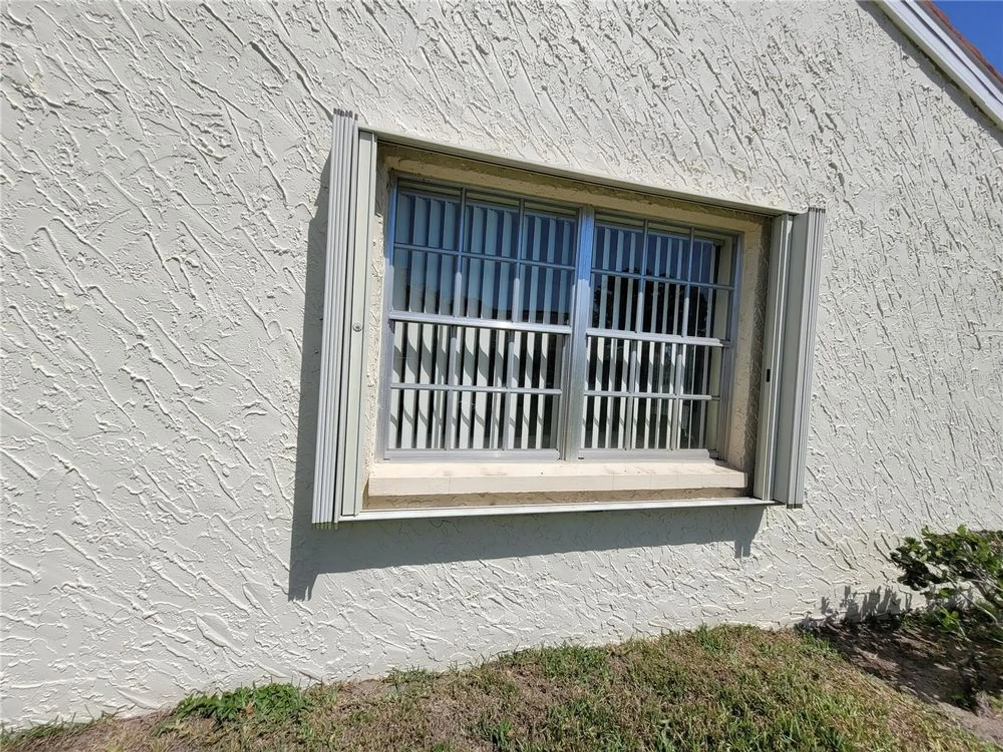 Property Slideshow image 15 of 23 | 946 madrid dr, Palm Harbor, FL, 34684