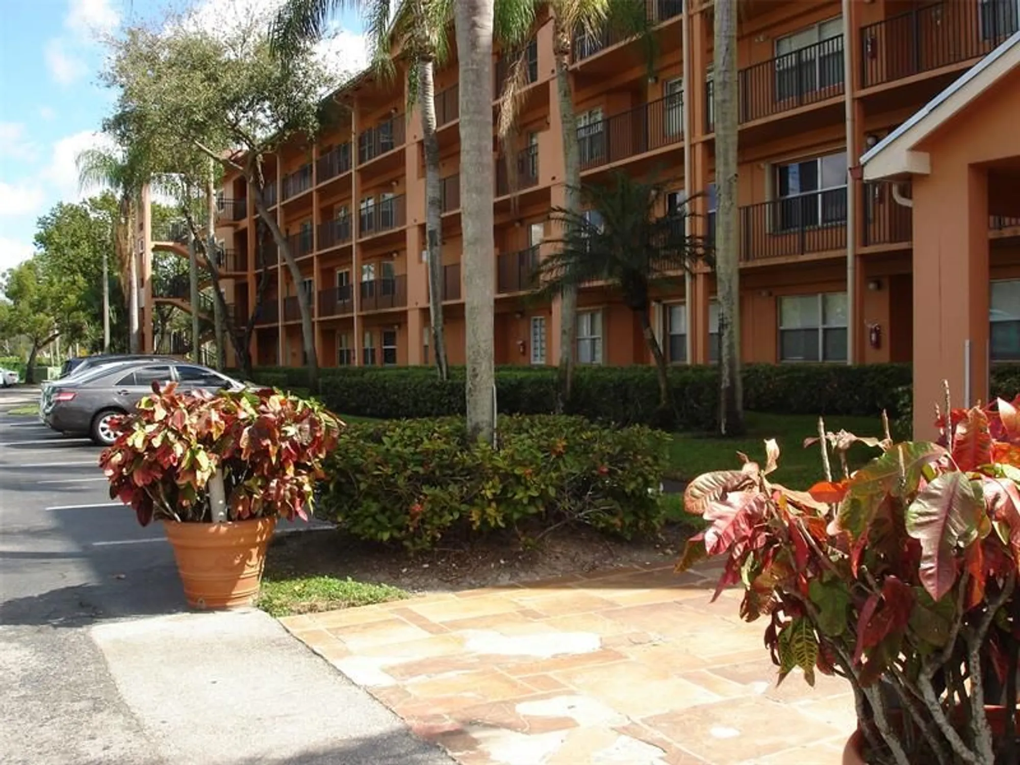 Property Slideshow image 13 of 13 | 571 sw 142nd ave apt 106, Pembroke Pines, FL, 33027