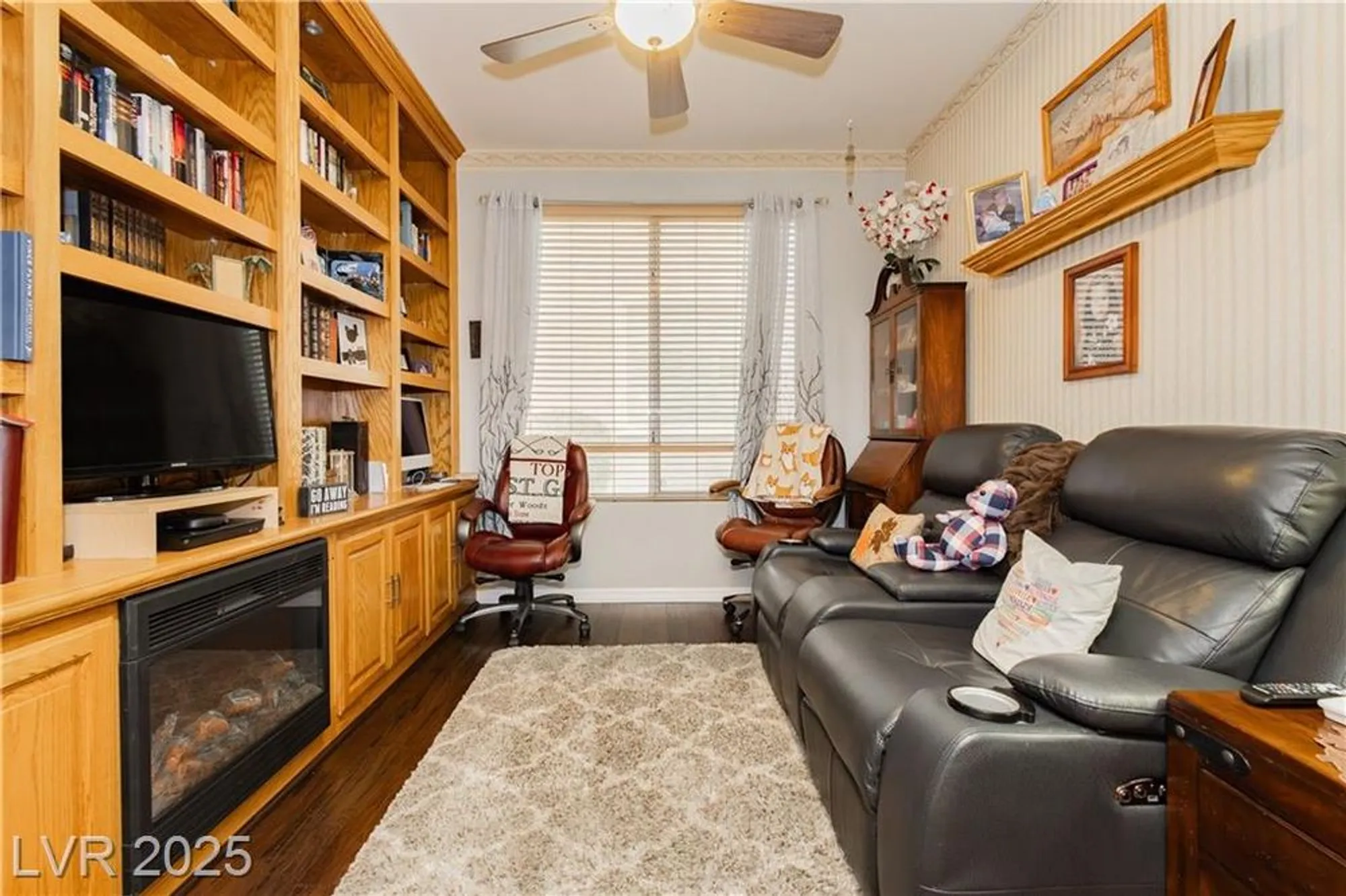 Property Slideshow image 31 of 45 | 10347 profeta ct, Las Vegas, NV, 89135