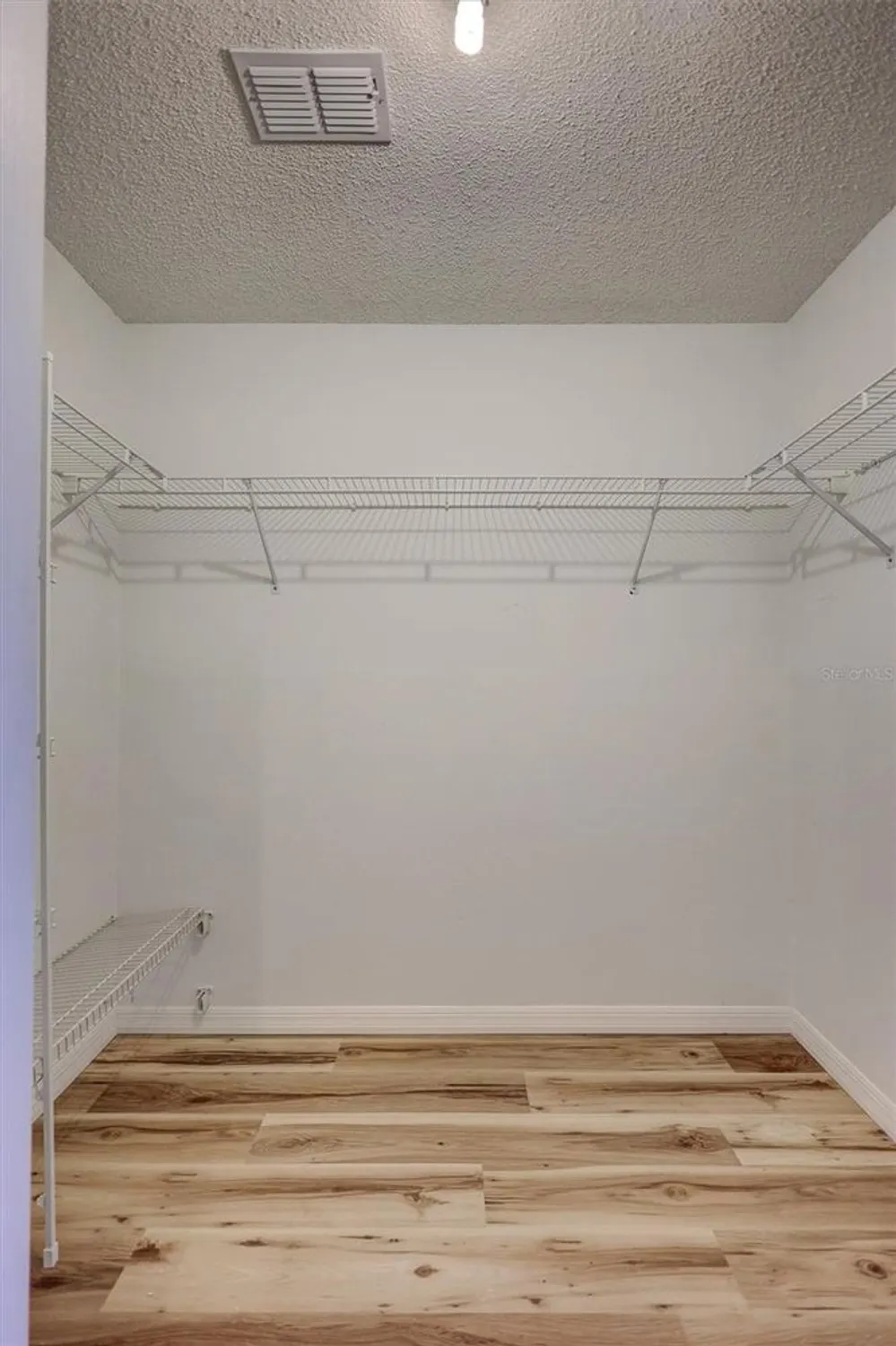 Property Slideshow image 28 of 48 | 811 staffordshire ln 32, Sun City Center, FL, 33573
