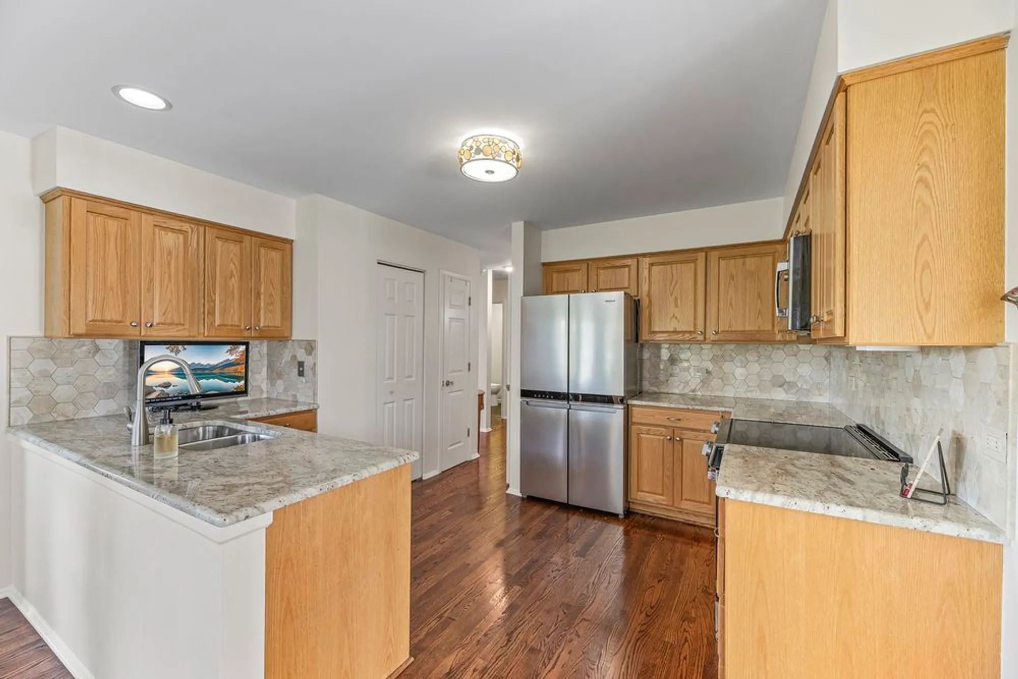 Property Slideshow image 7 of 30 | , Prospect Heights, IL, 60070