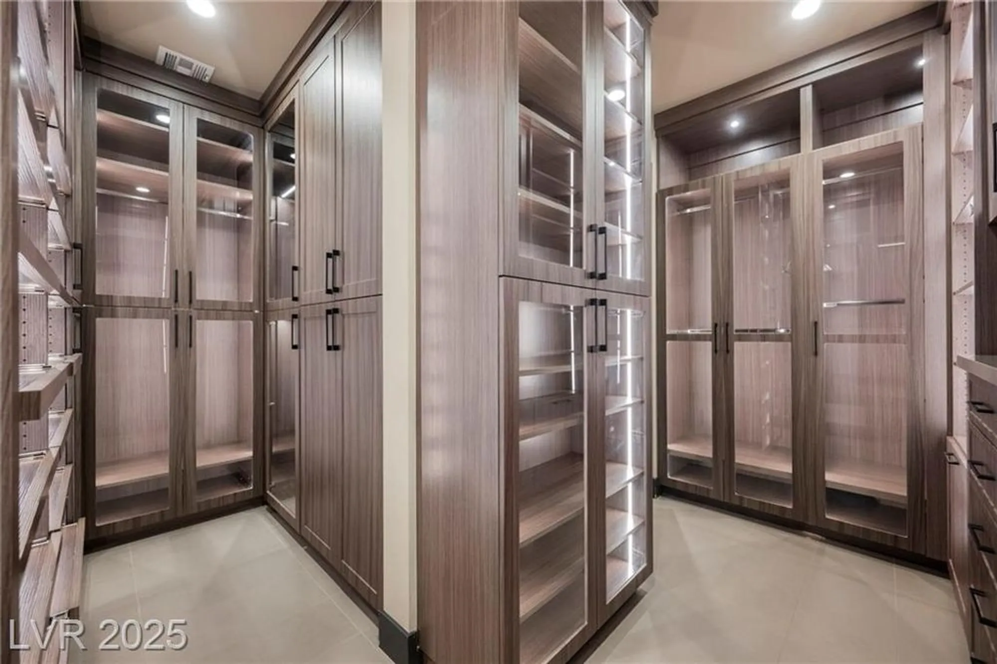 Property Slideshow image 30 of 93 | 20 falling canyon ct, Henderson, NV, 89011